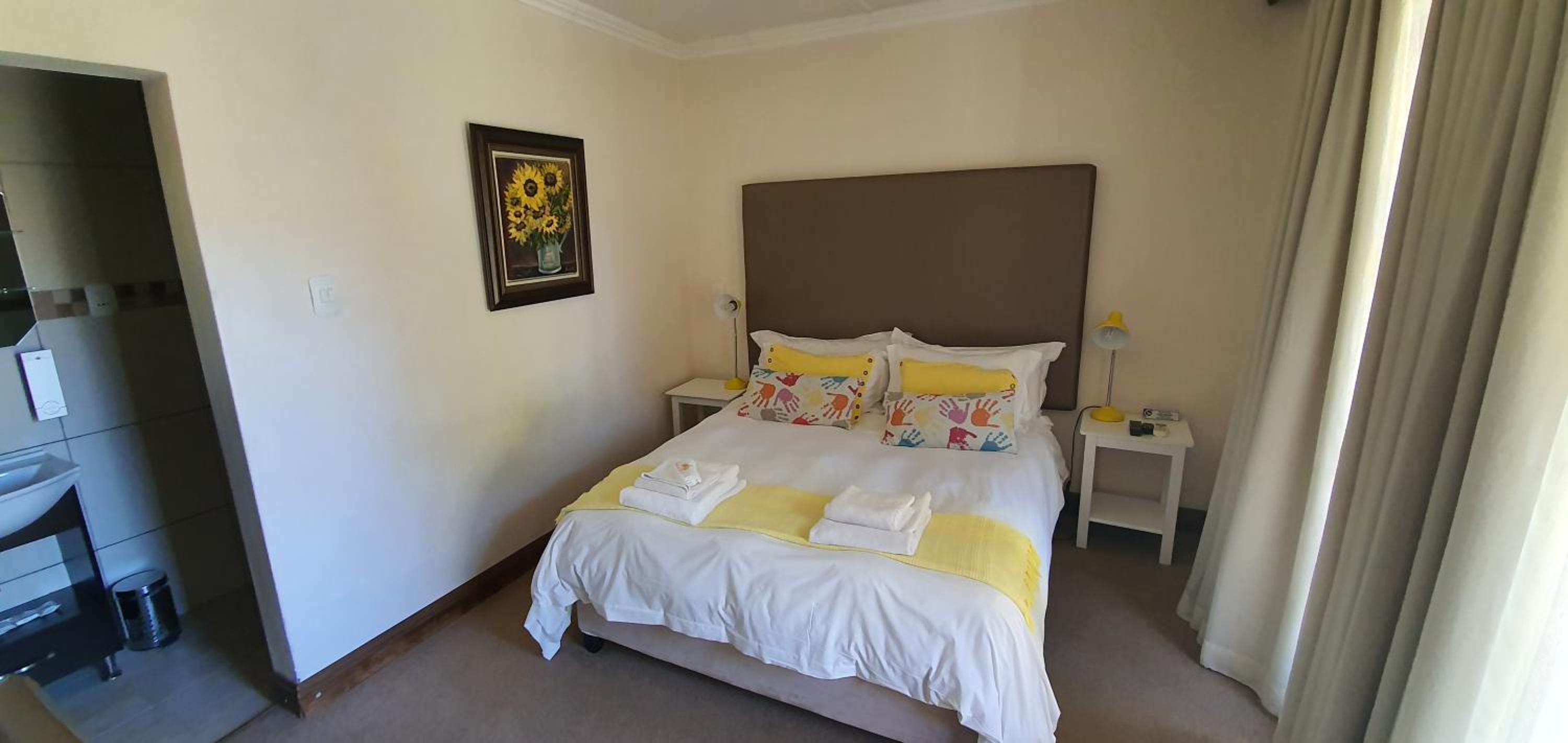 Standard Double Room - Photo 8