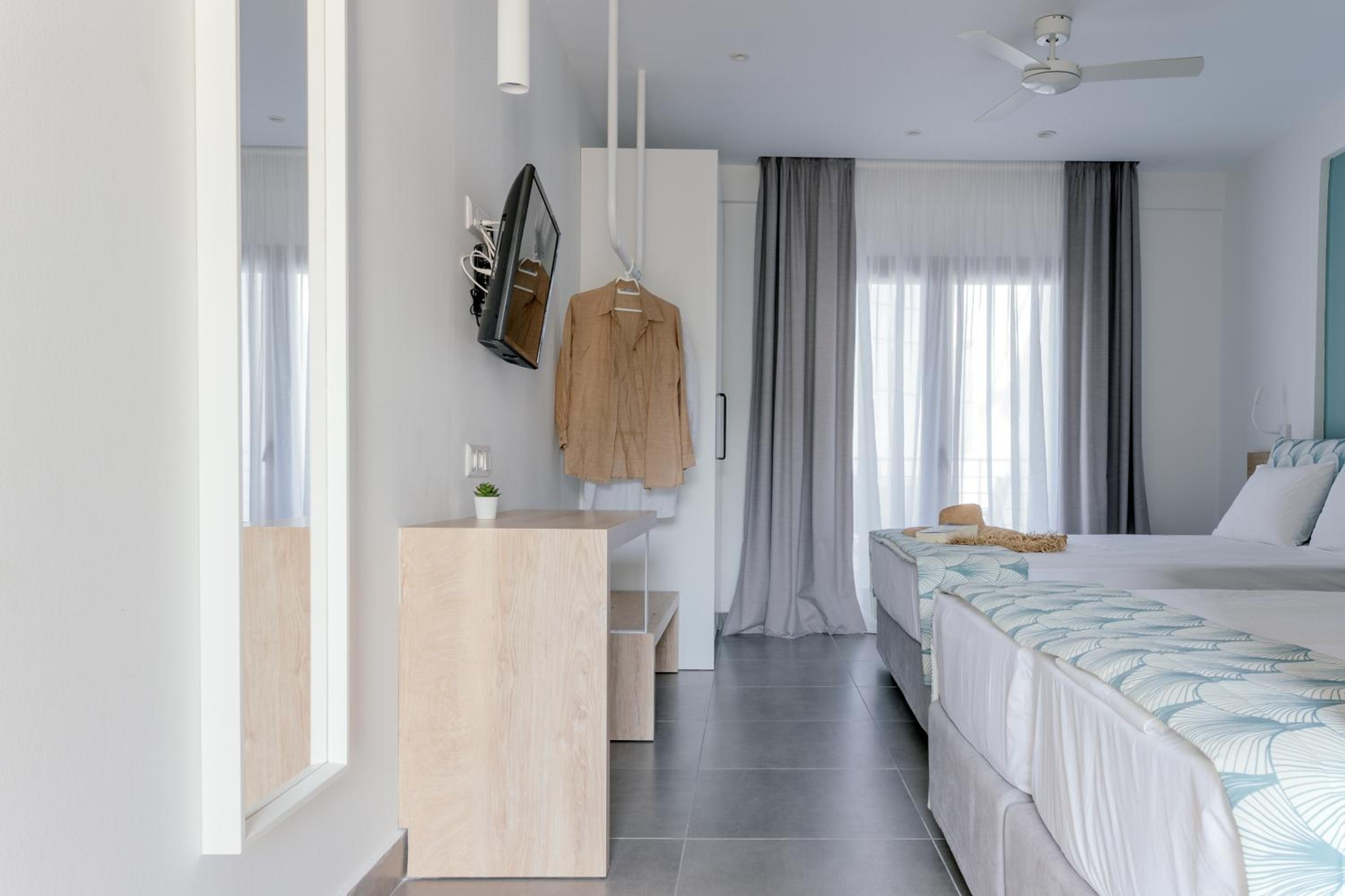 Studio Apartment photo 2