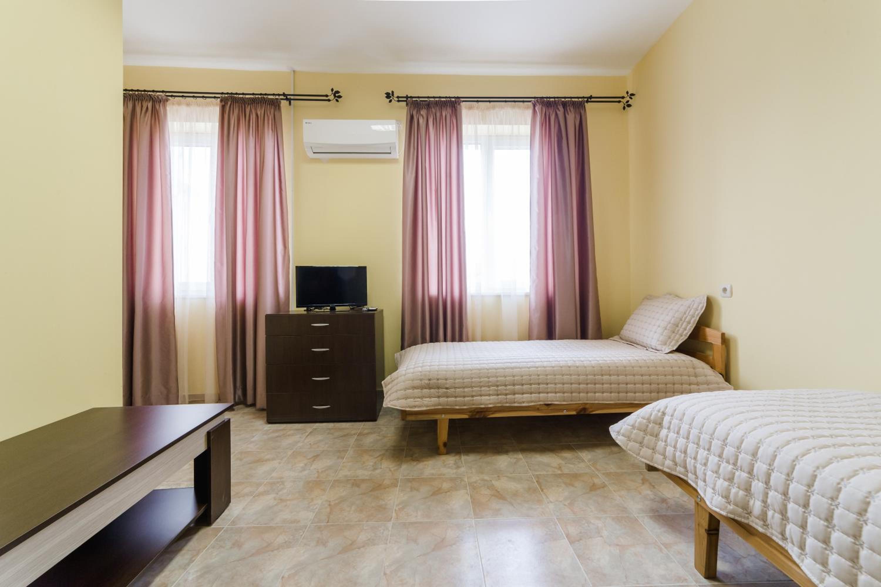 Large Double Room photo 1