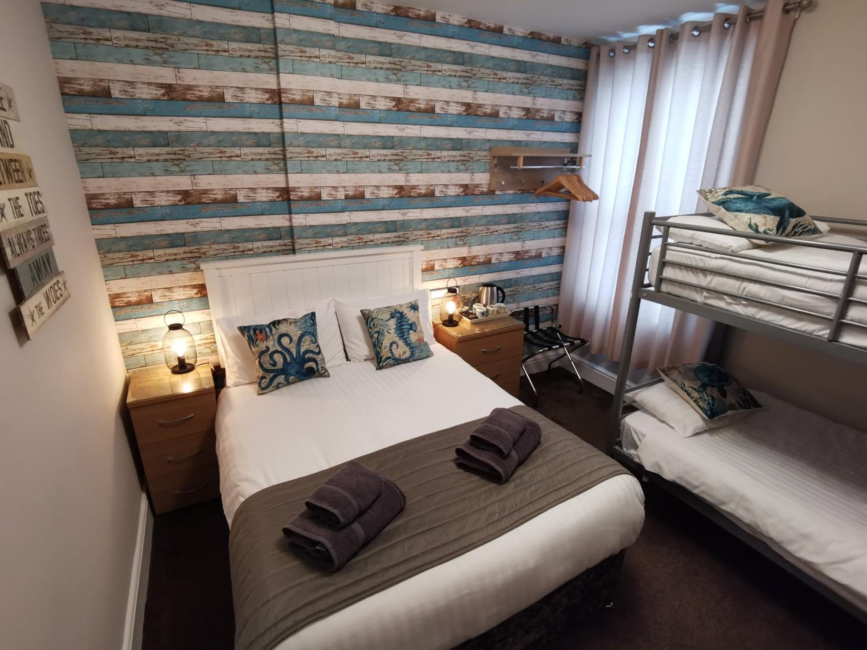 Family Room - Photo 1