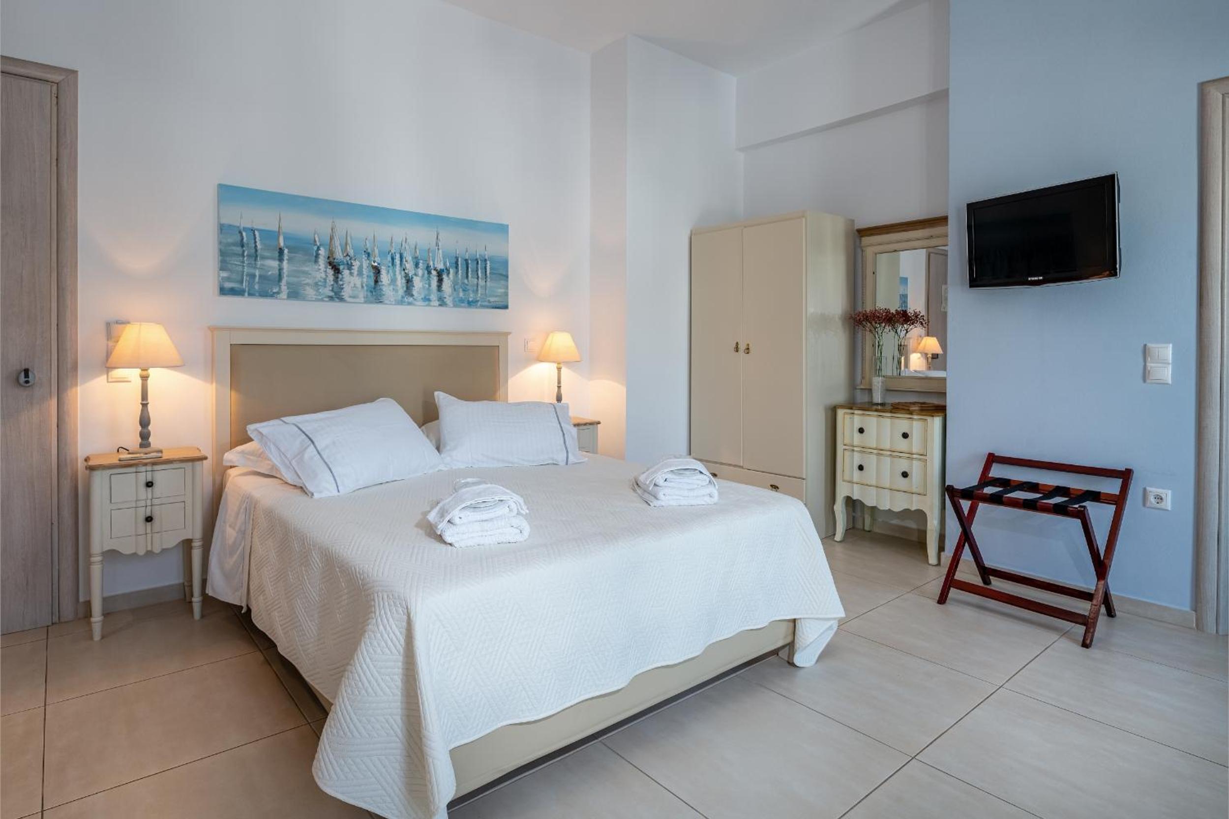 Superior Double or Twin Room photo 3