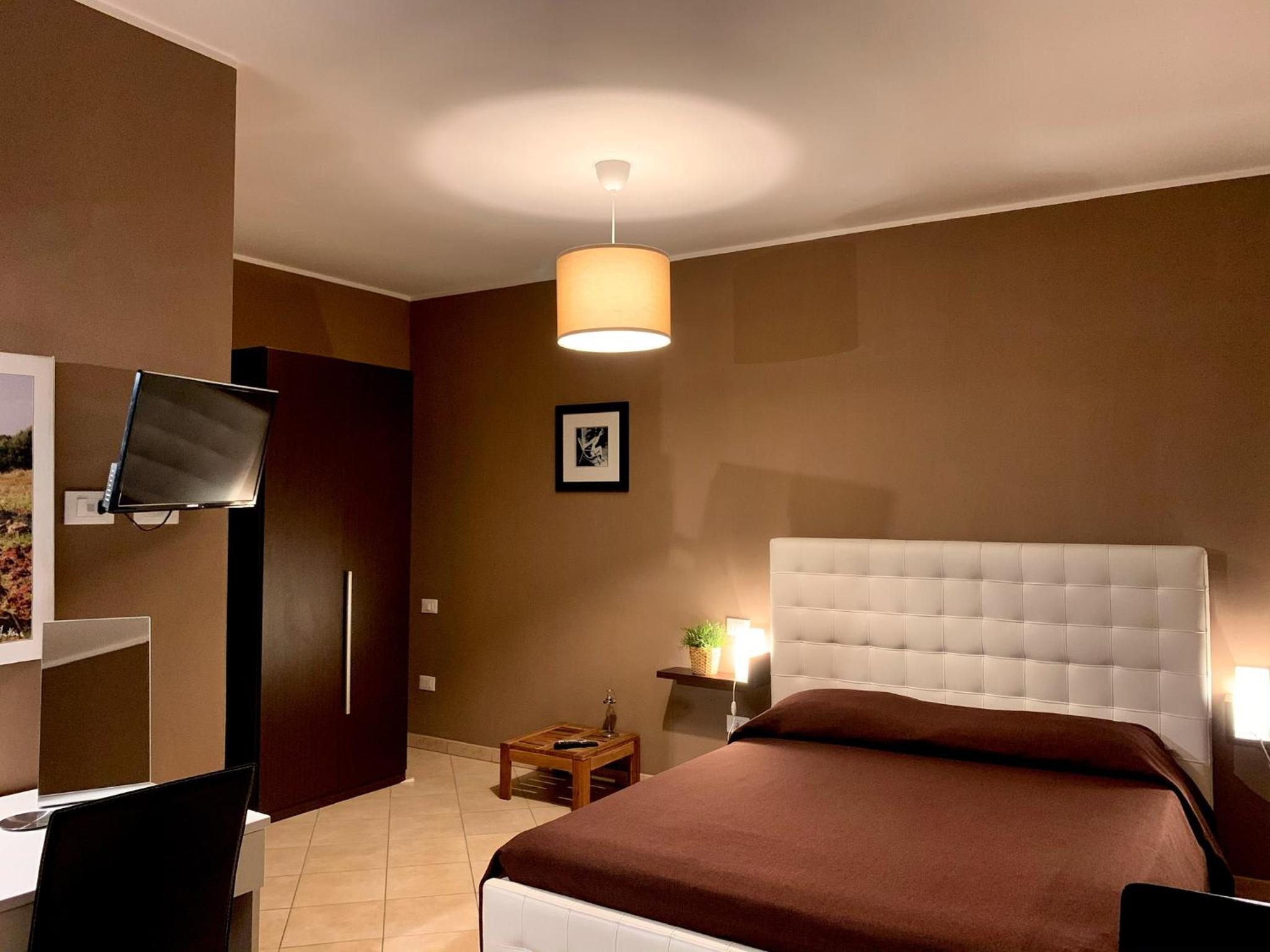 Double Room - Photo 11