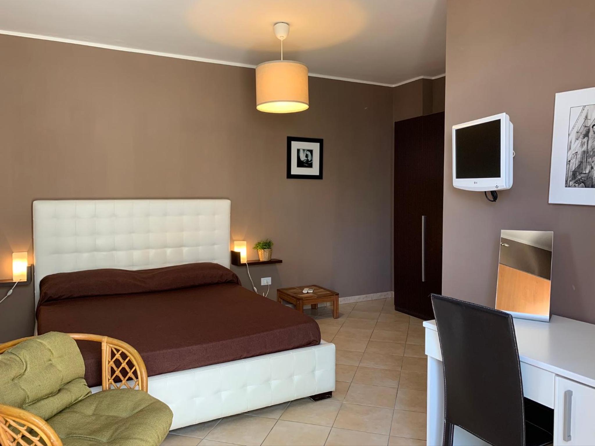 Double Room - Photo 2