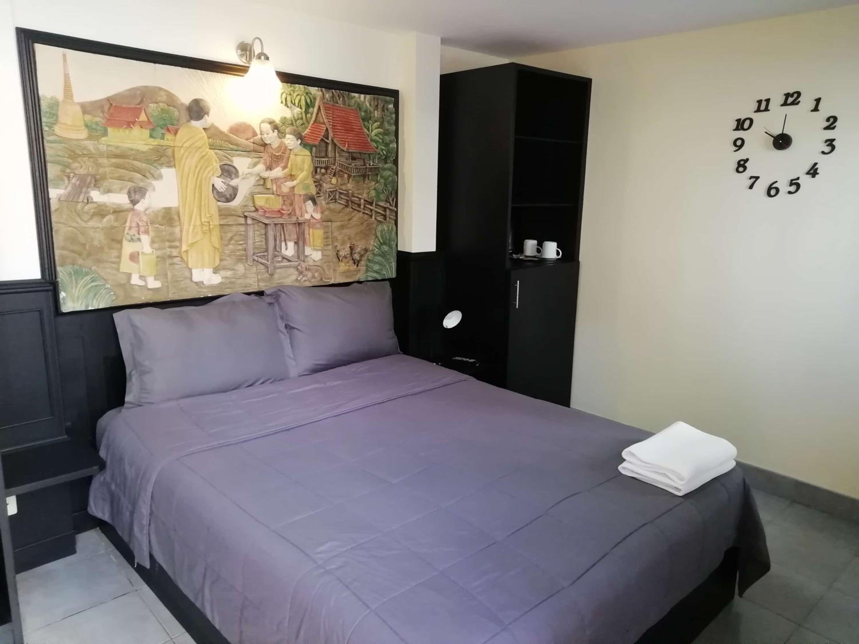 Double Room with Pool View - Photo 3