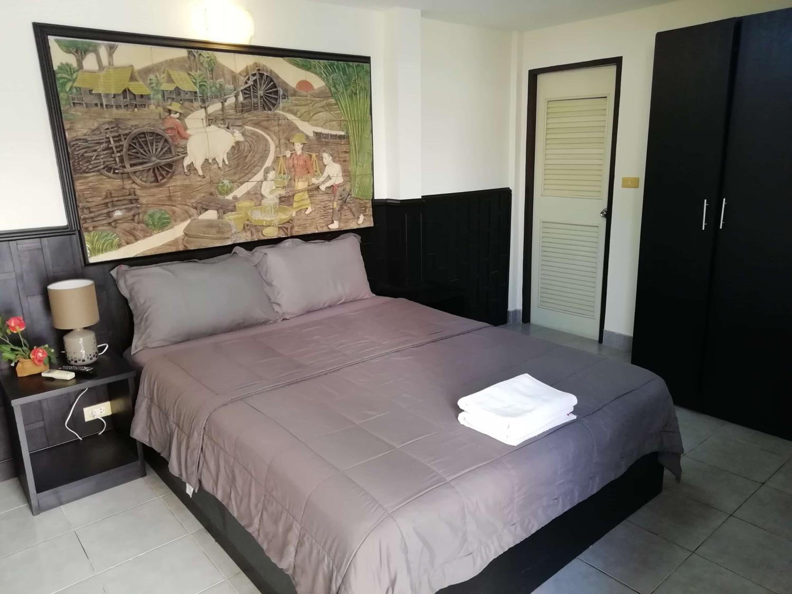 Double Room with Pool View - Photo 2