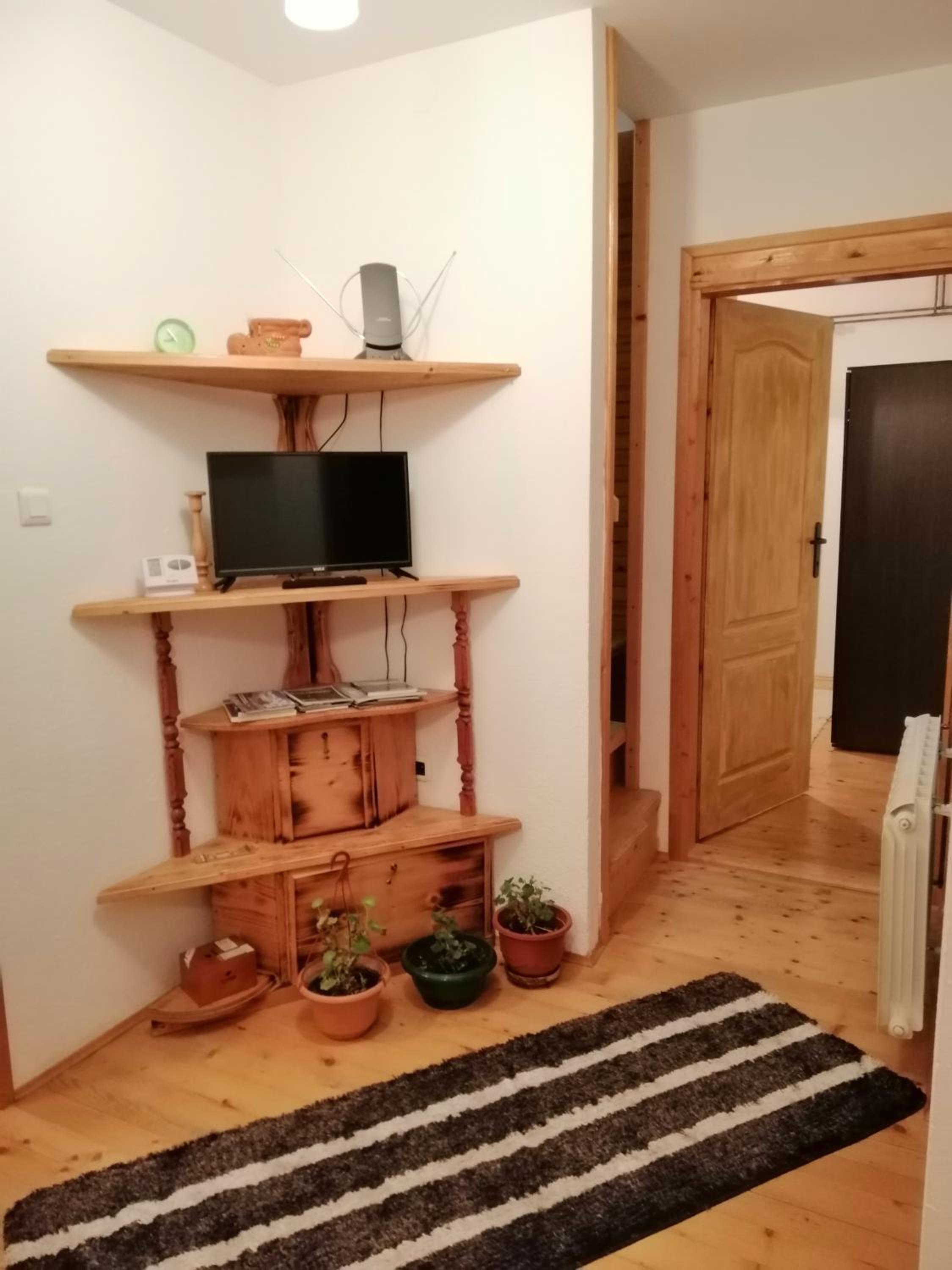 Apartment with Balcony photo 2