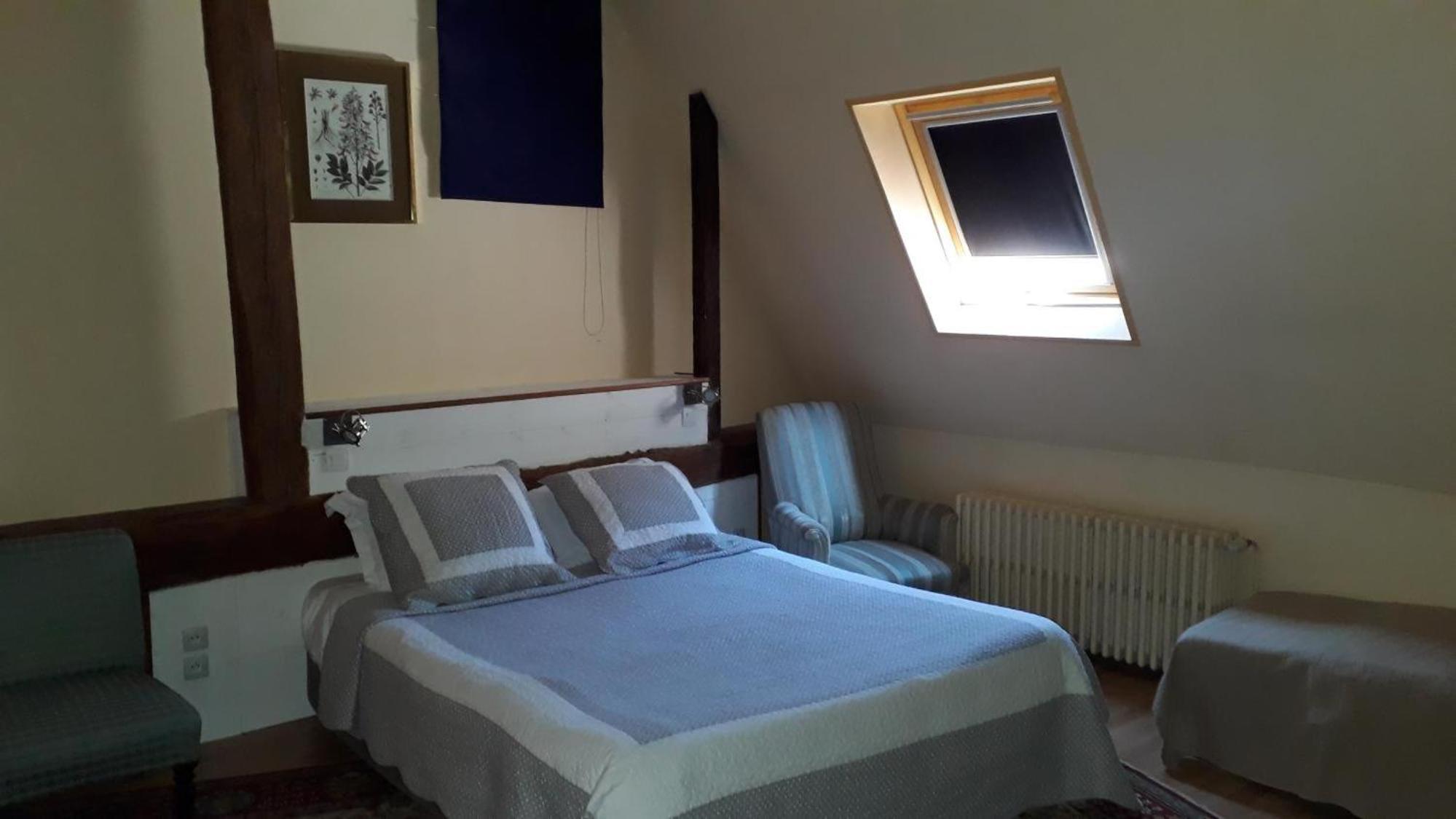Quadruple Room with Private Bathroom photo 2