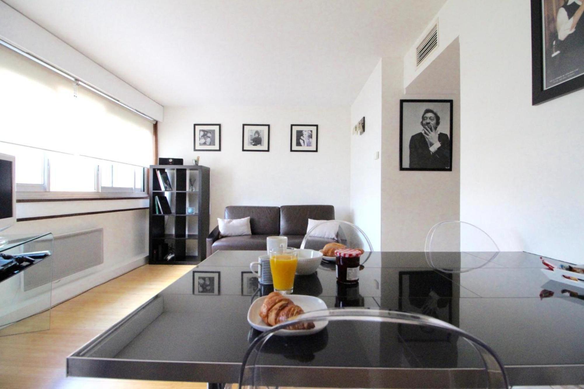 One-Bedroom Standard Apartment photo 3
