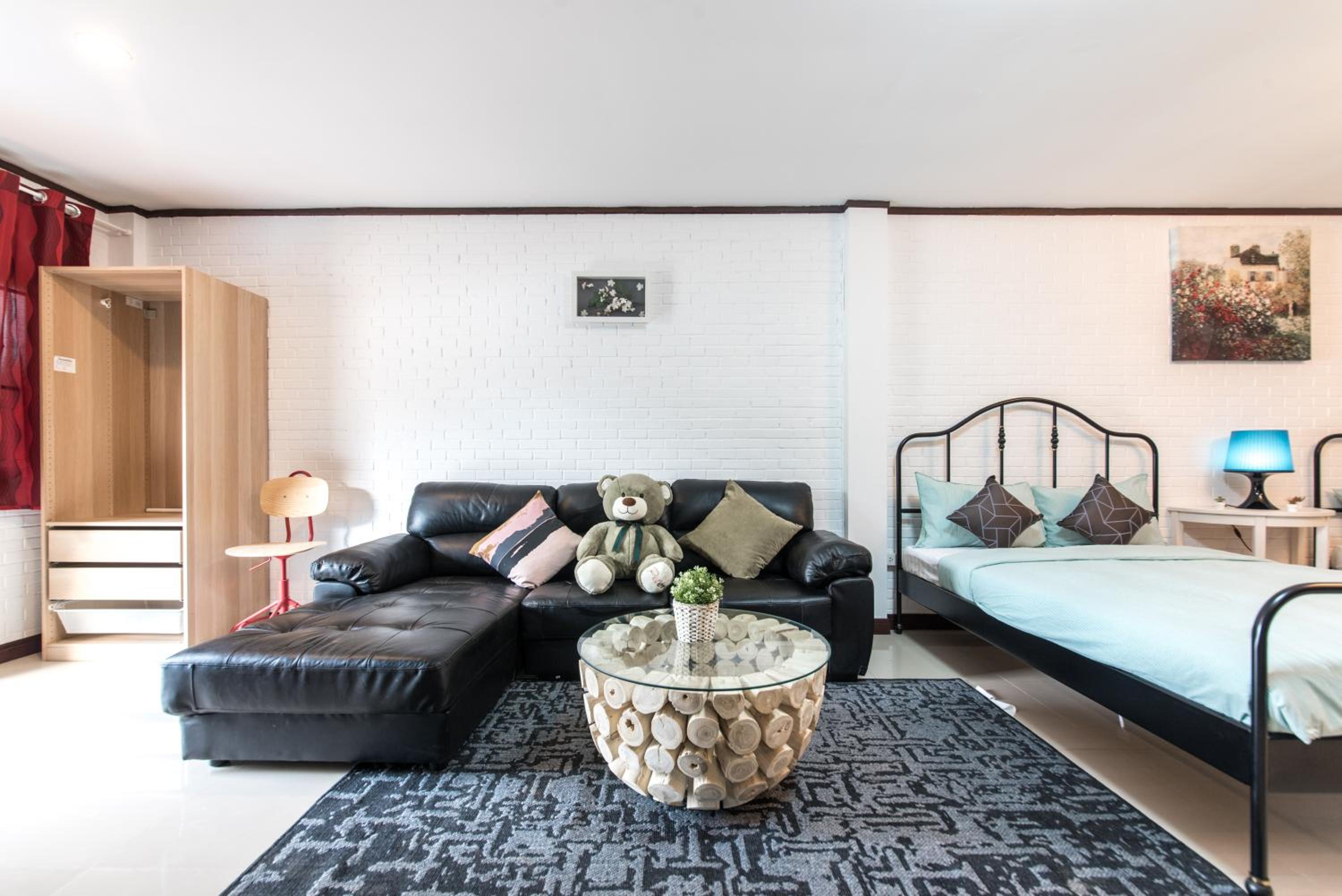 Deluxe Double or Twin Room - Photo 6