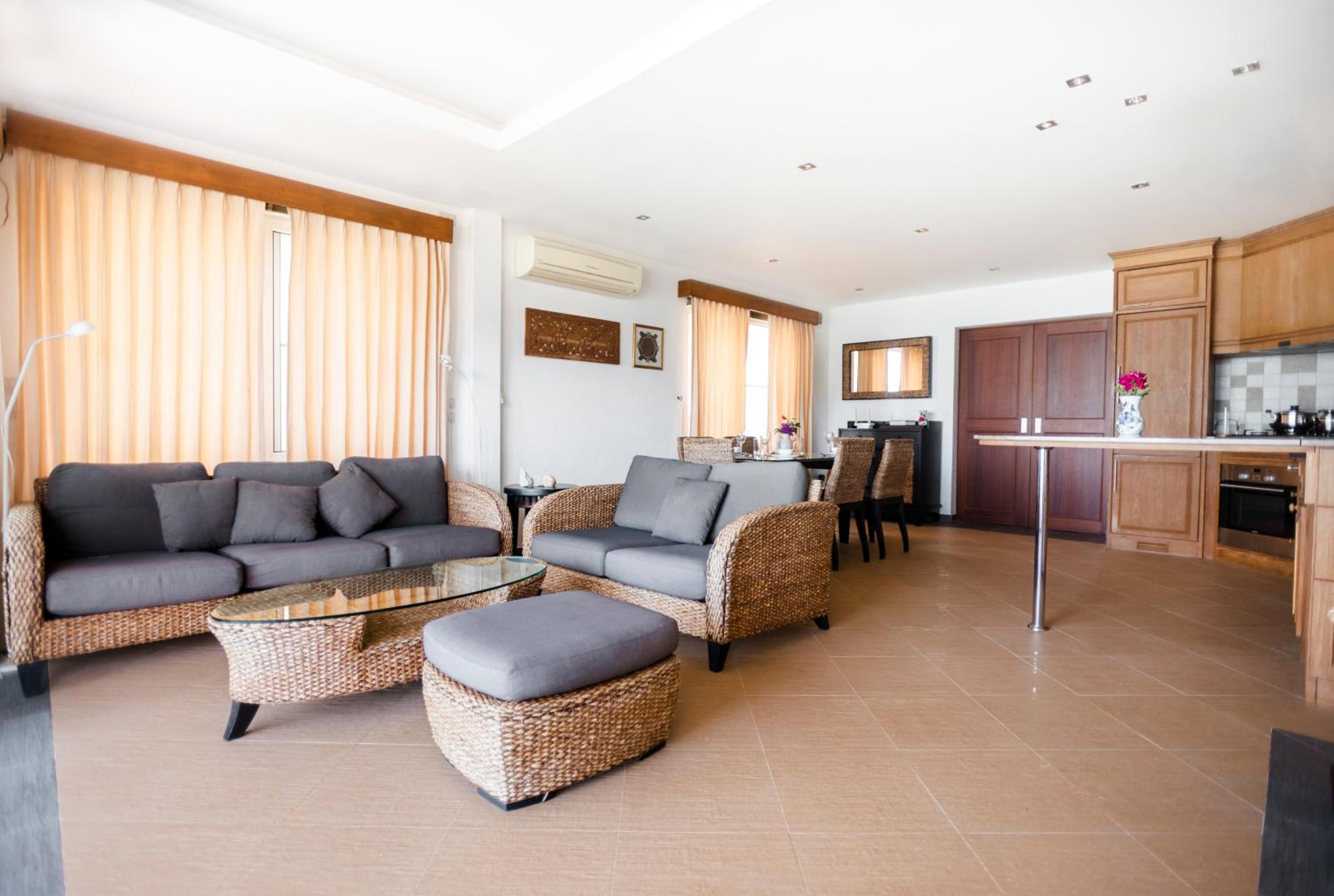 Three-Bedroom Villa - Beach Front - Photo 1