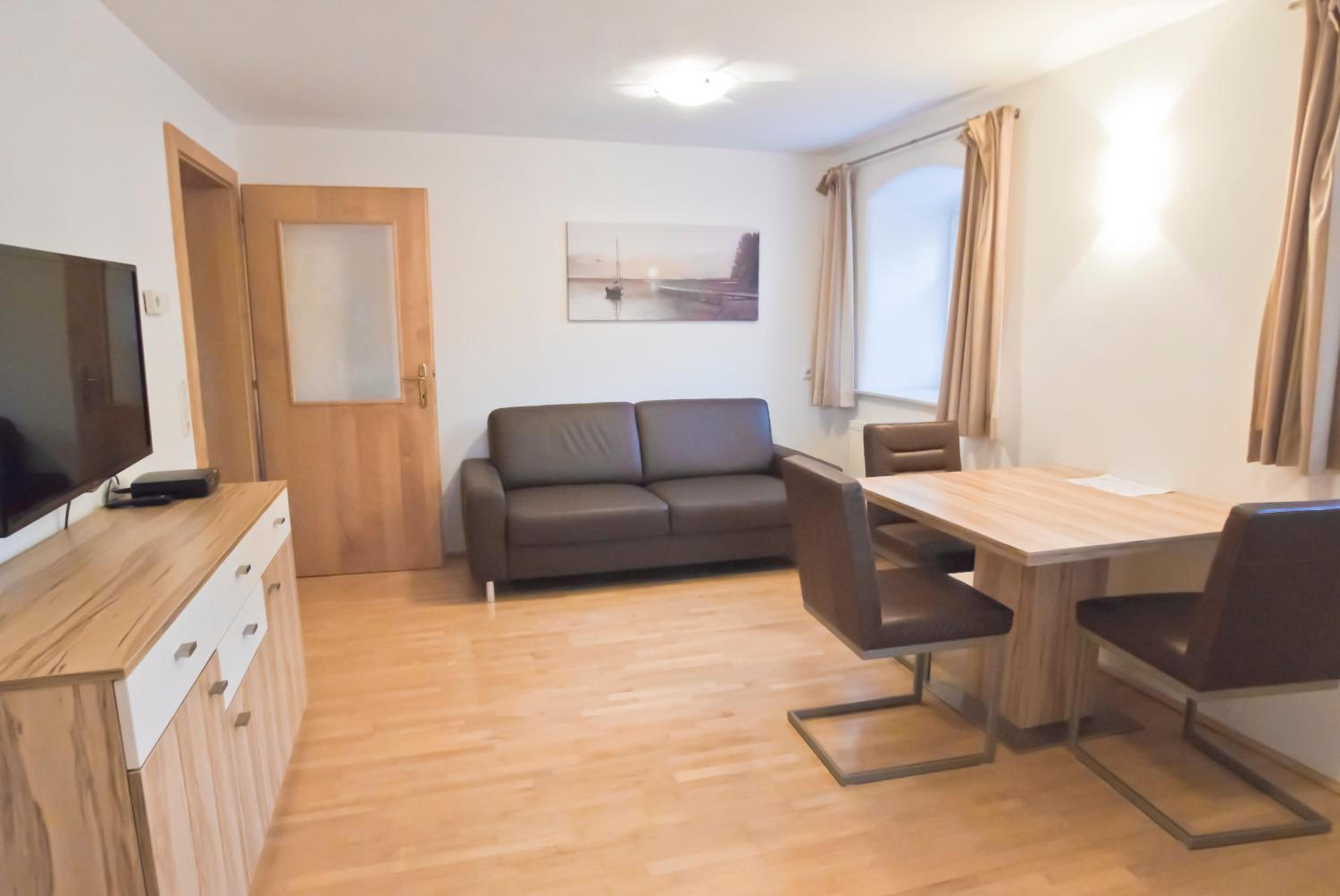 Two-Bedroom Apartment (2-3 Adults) photo 1