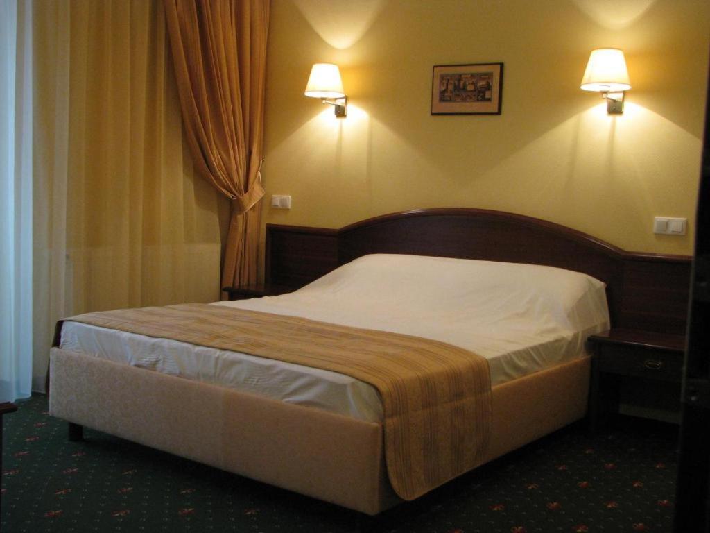 Standard Double Room - Photo 1