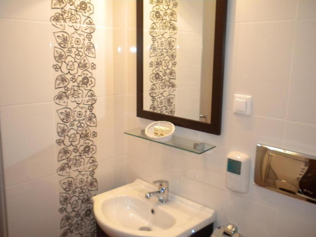 Standard Double Room - Photo 6