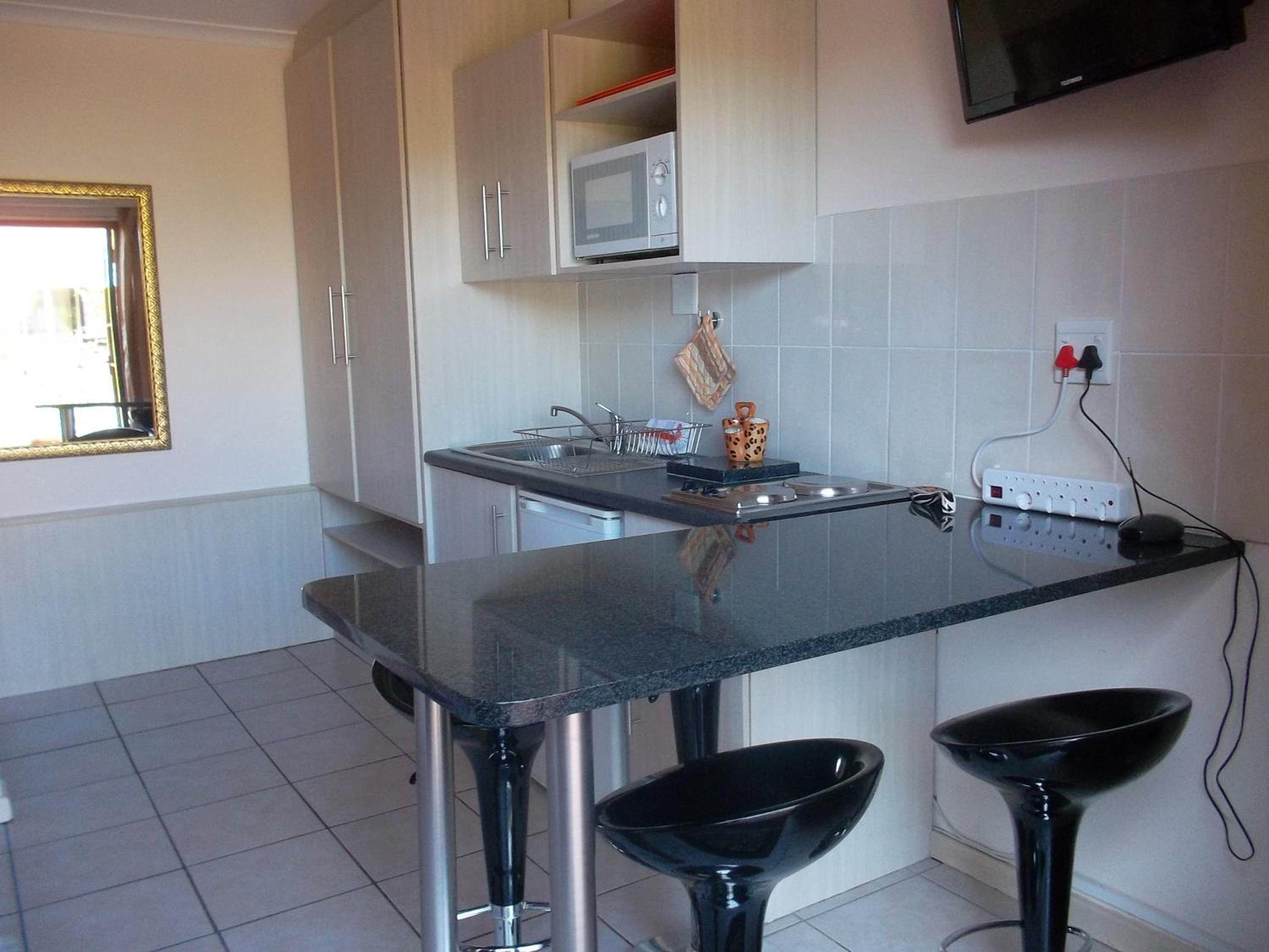 Family Room - Photo 3
