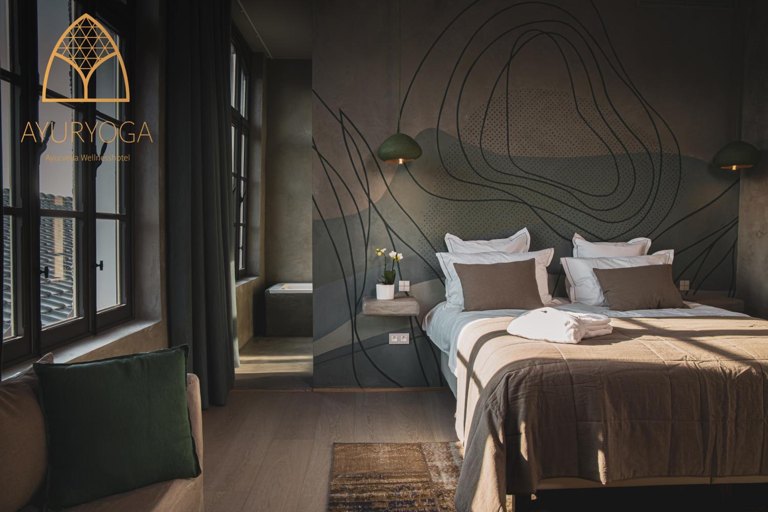 Superior King Room - Photo 4
