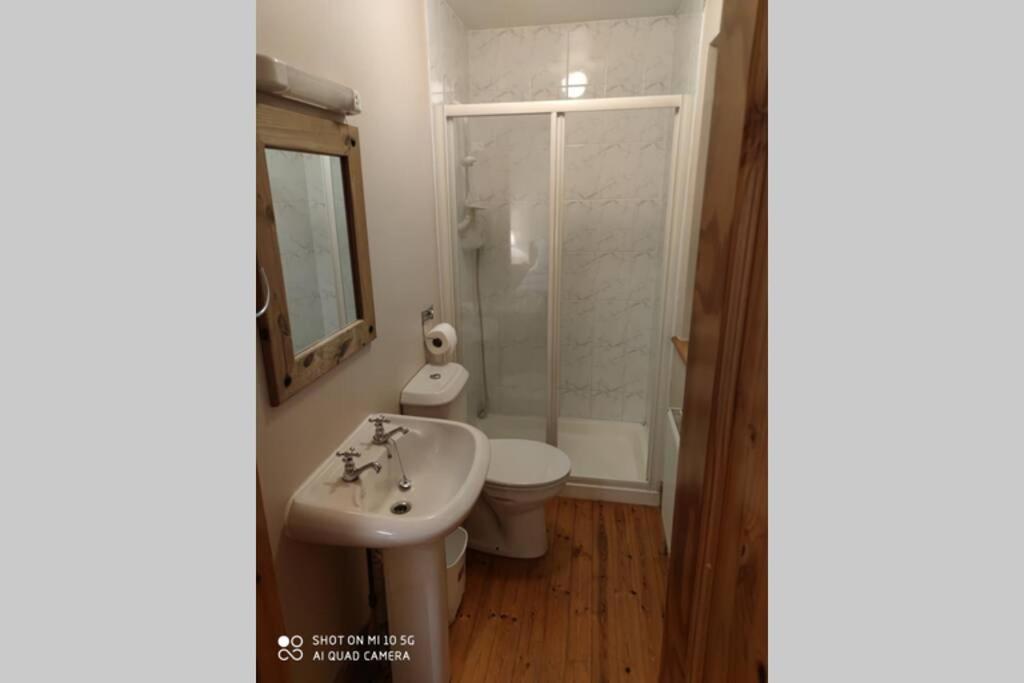 Two-Bedroom House - Photo 13