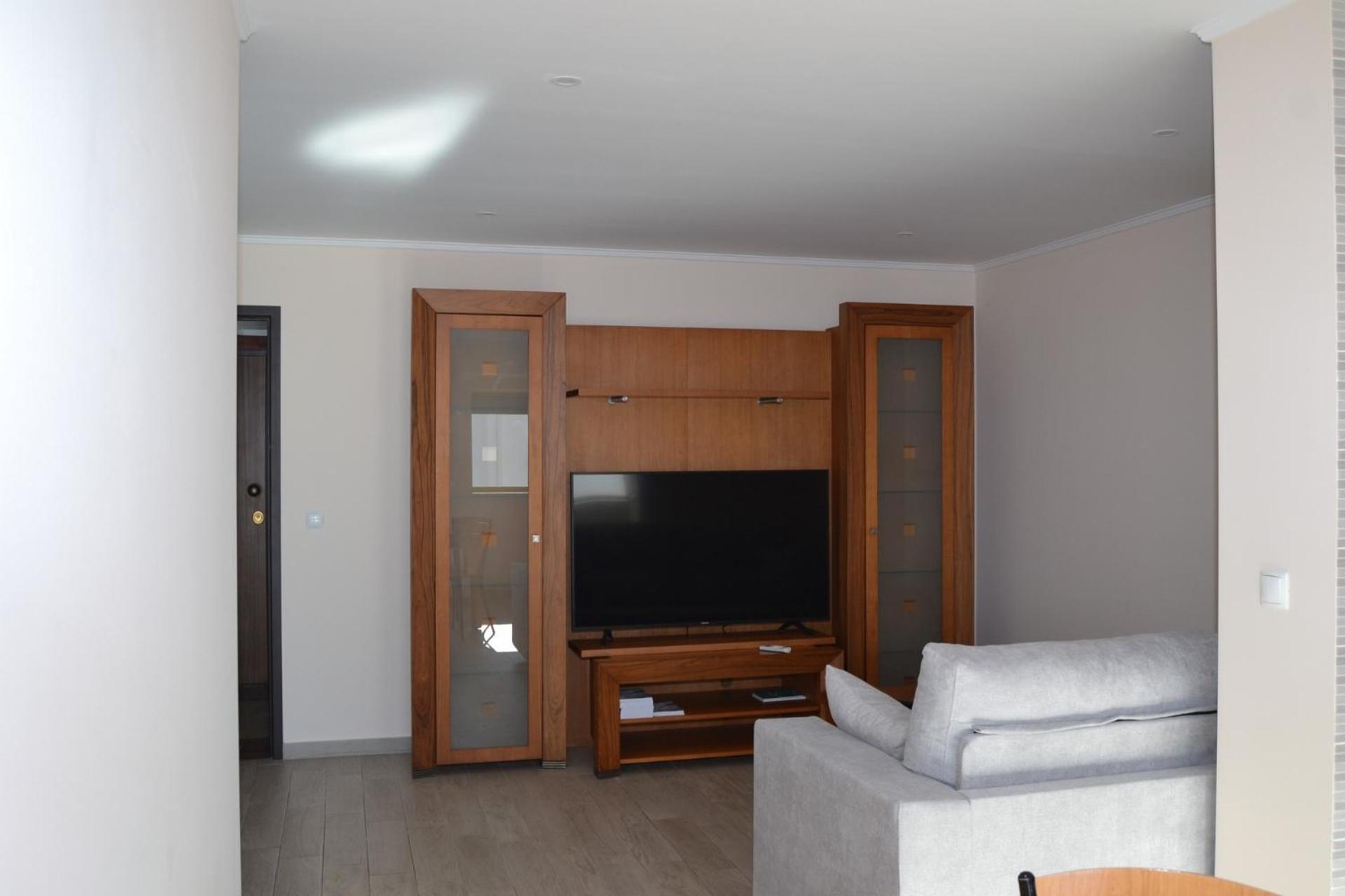 One-Bedroom Apartment - Photo 4