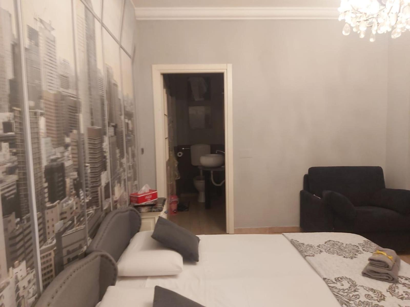 Twin Room with Private Bathroom photo 1