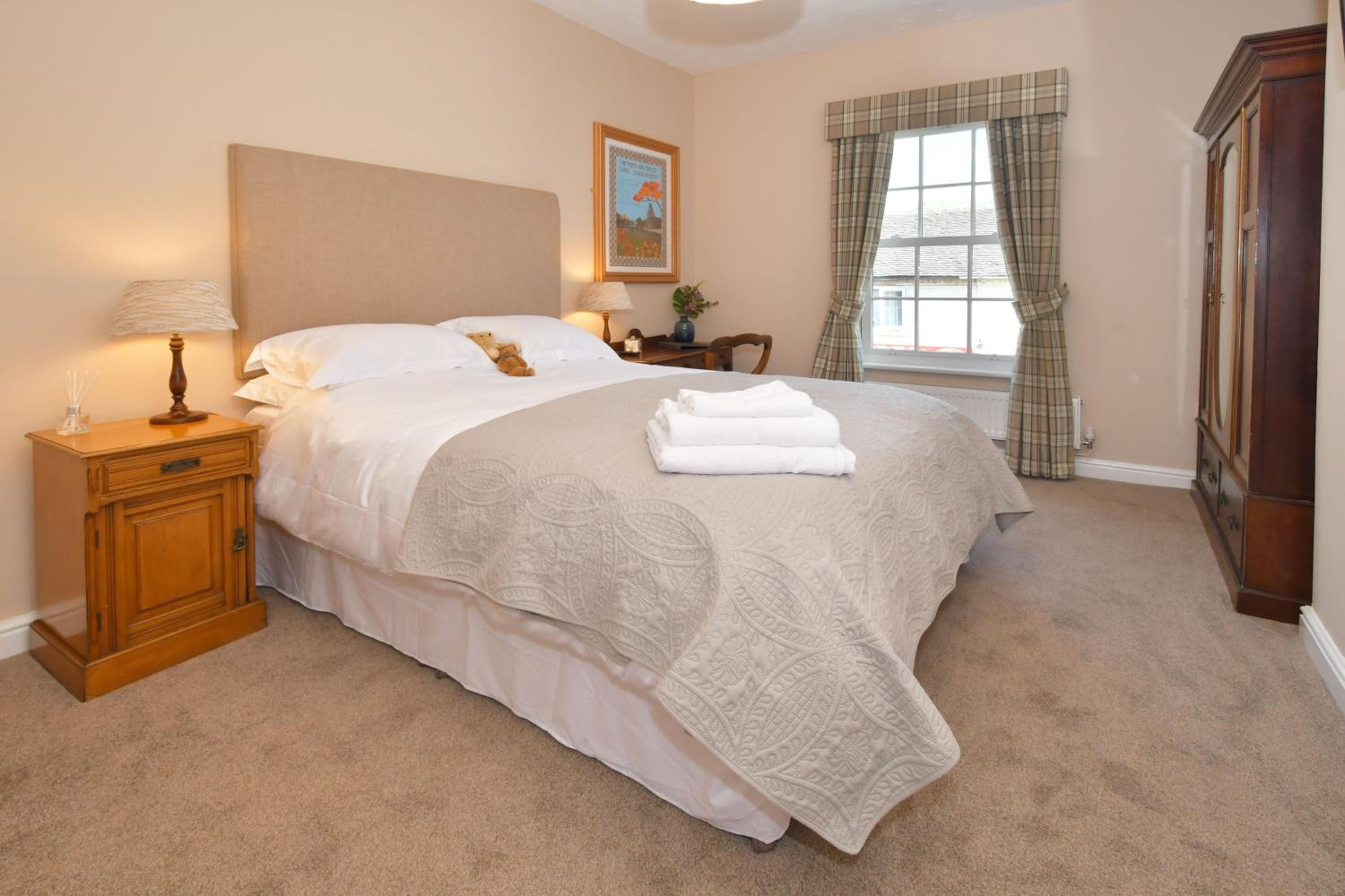 Deluxe King Room - Photo 1