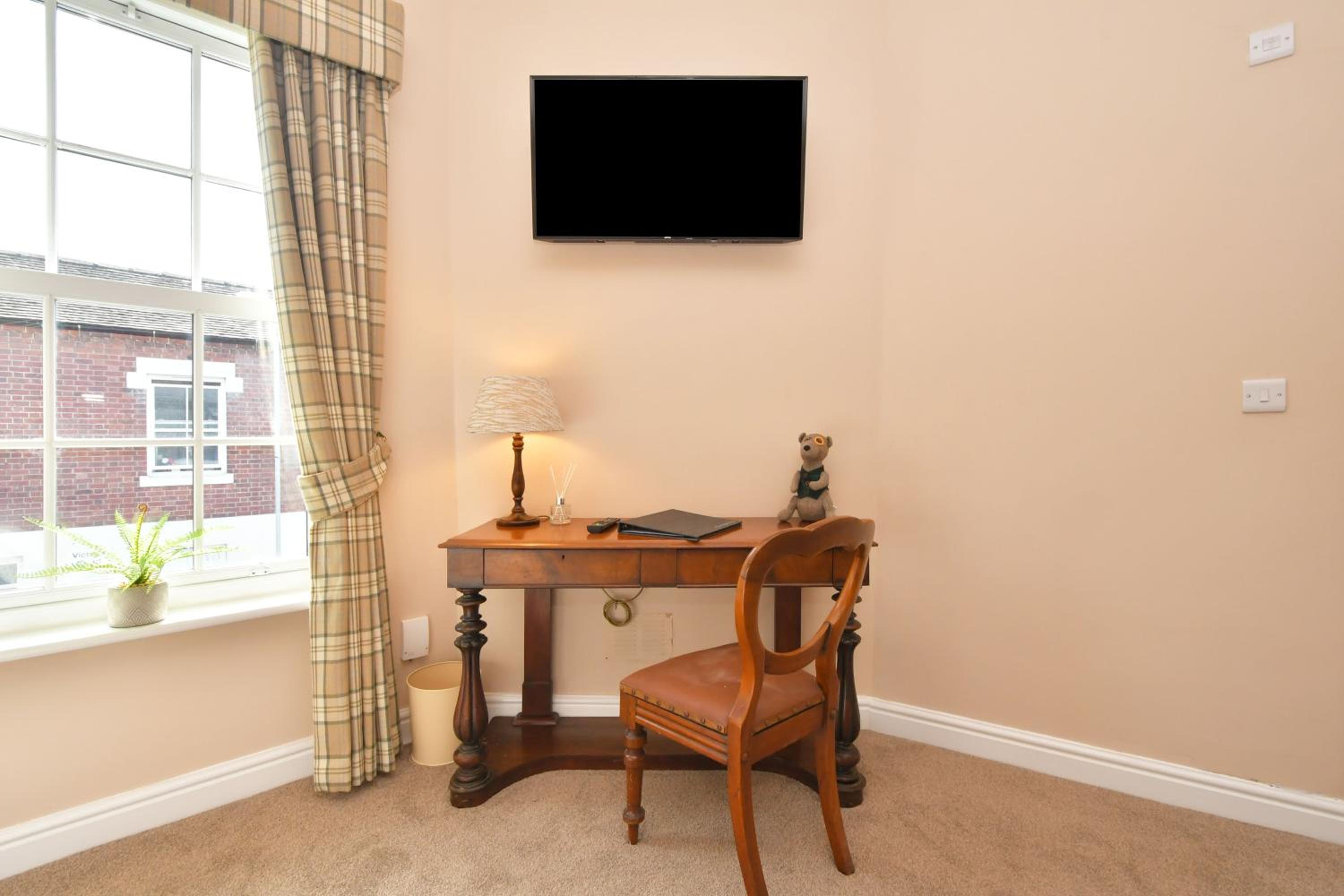 Deluxe King Room photo 3