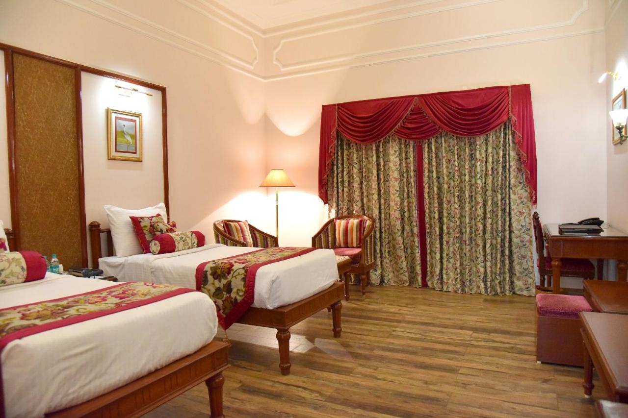 Royal Club Lake View Room photo 3