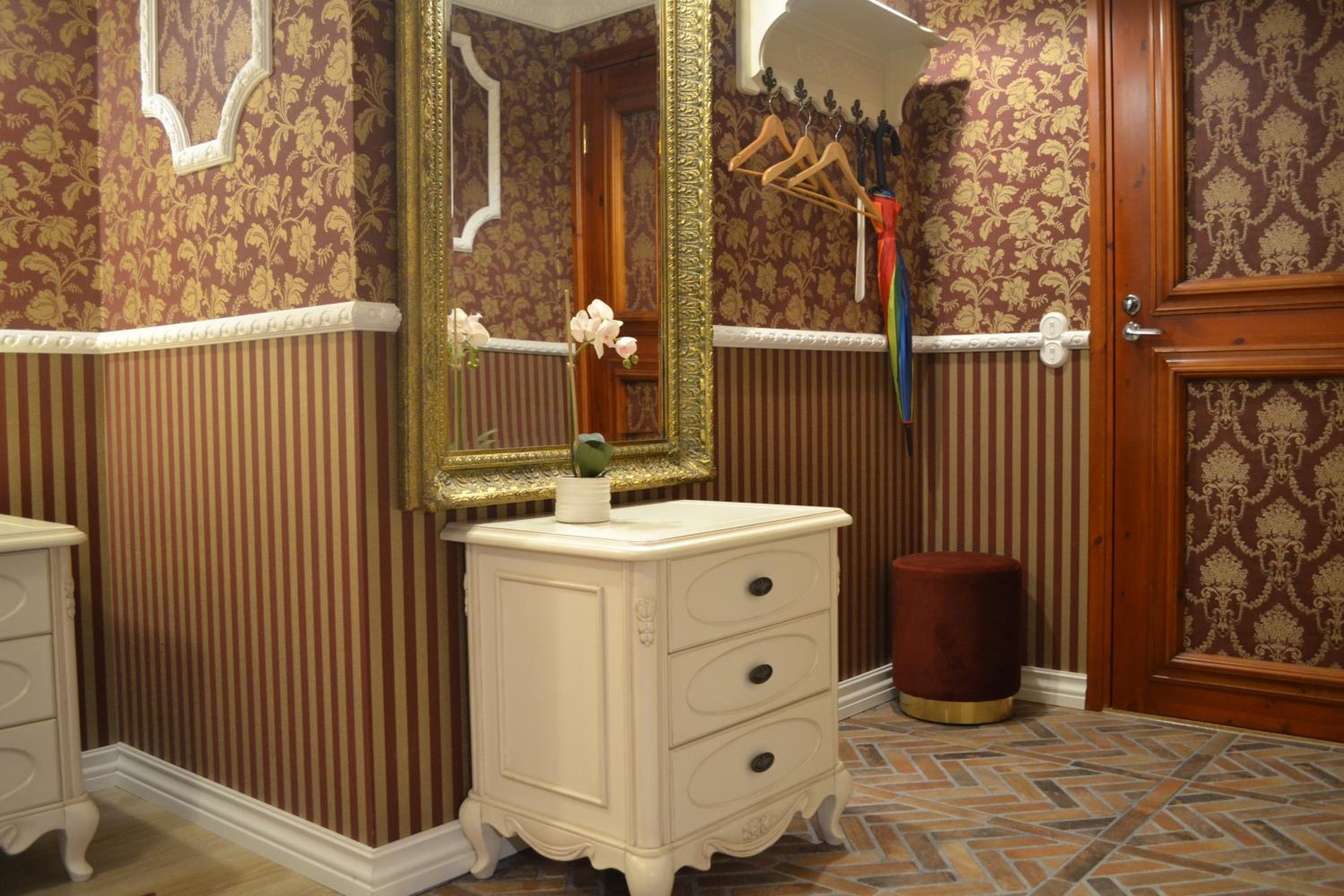 Double or Twin Room - Photo 12