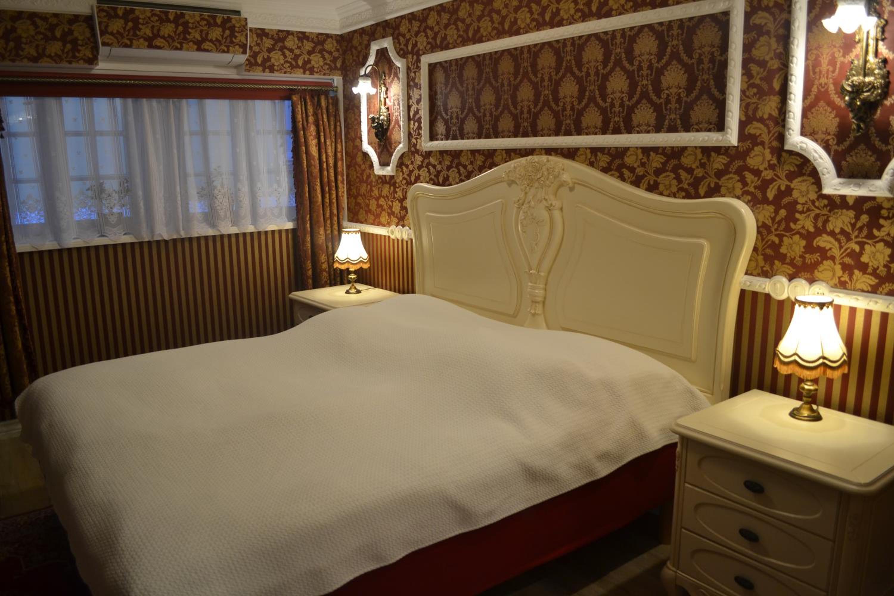 Double or Twin Room - Photo 9