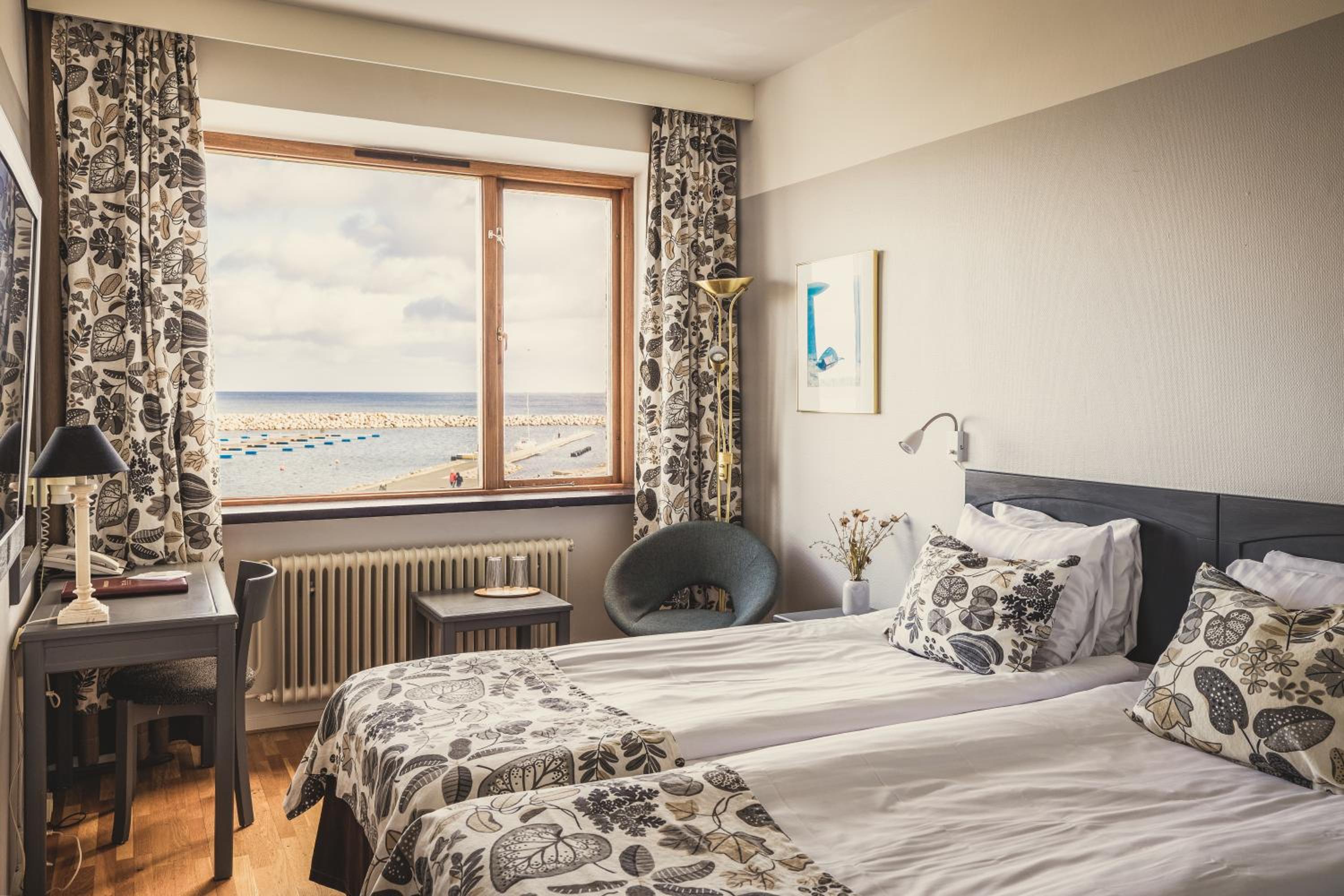 Standard Twin Room with Sea View - Non-Smoking - Photo 5