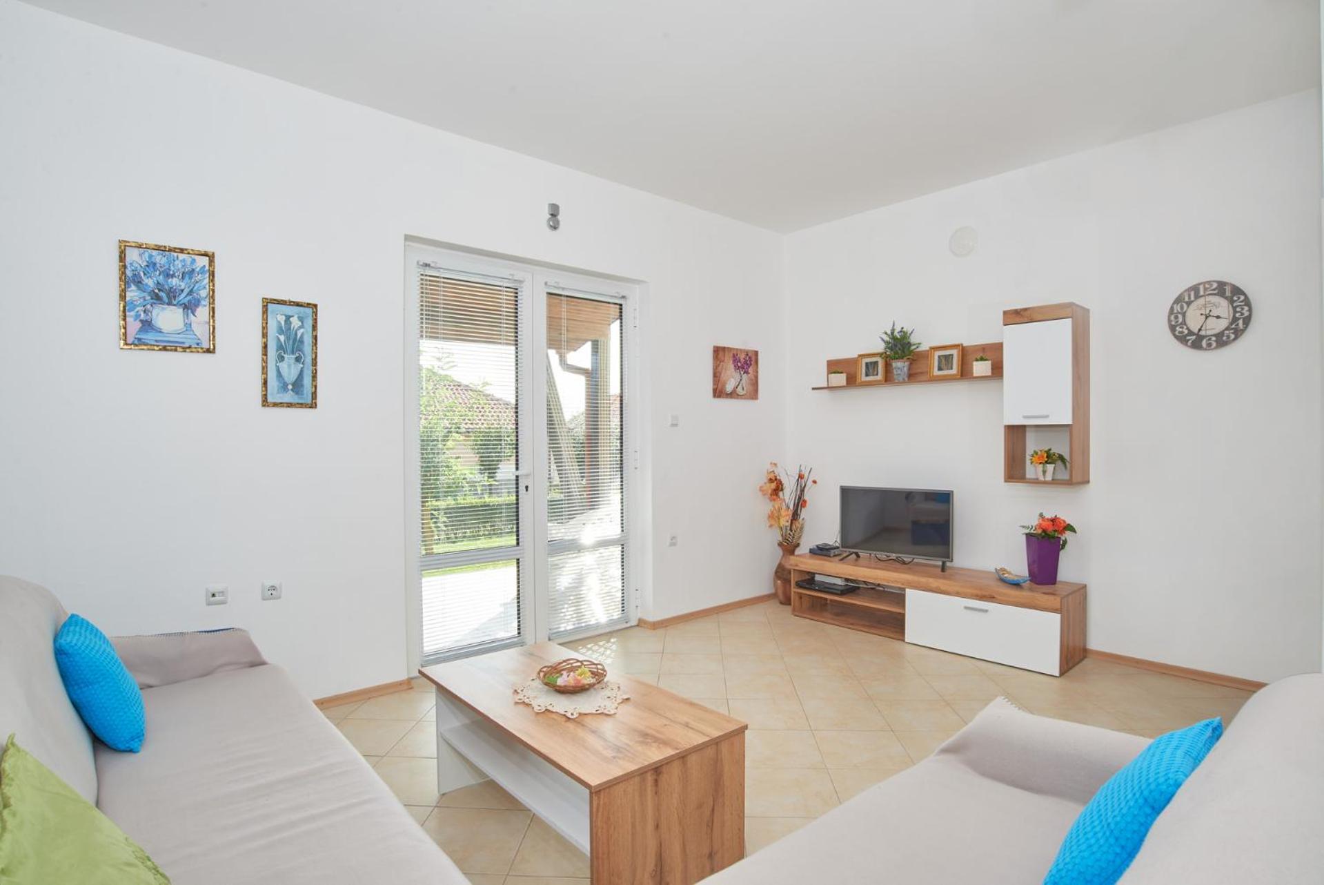 Three-Bedroom House photo 3