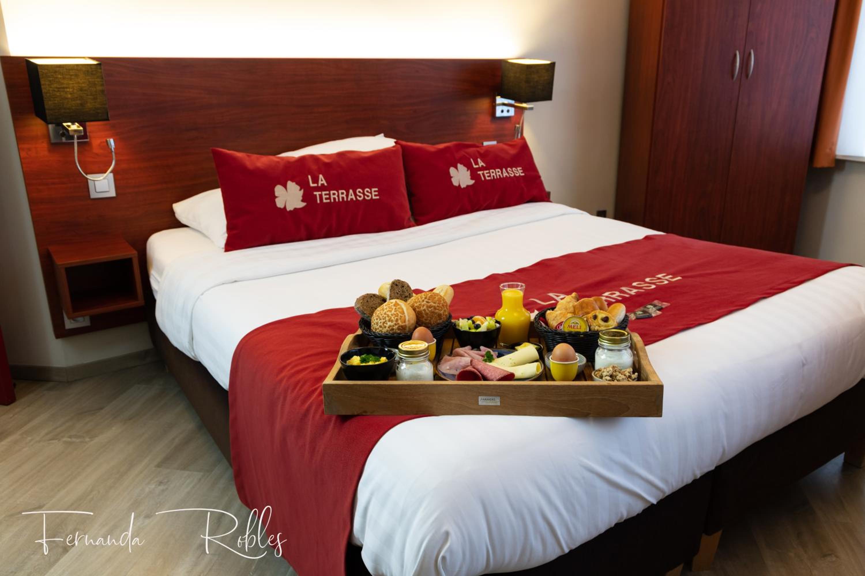 Large Double Room - Photo 11