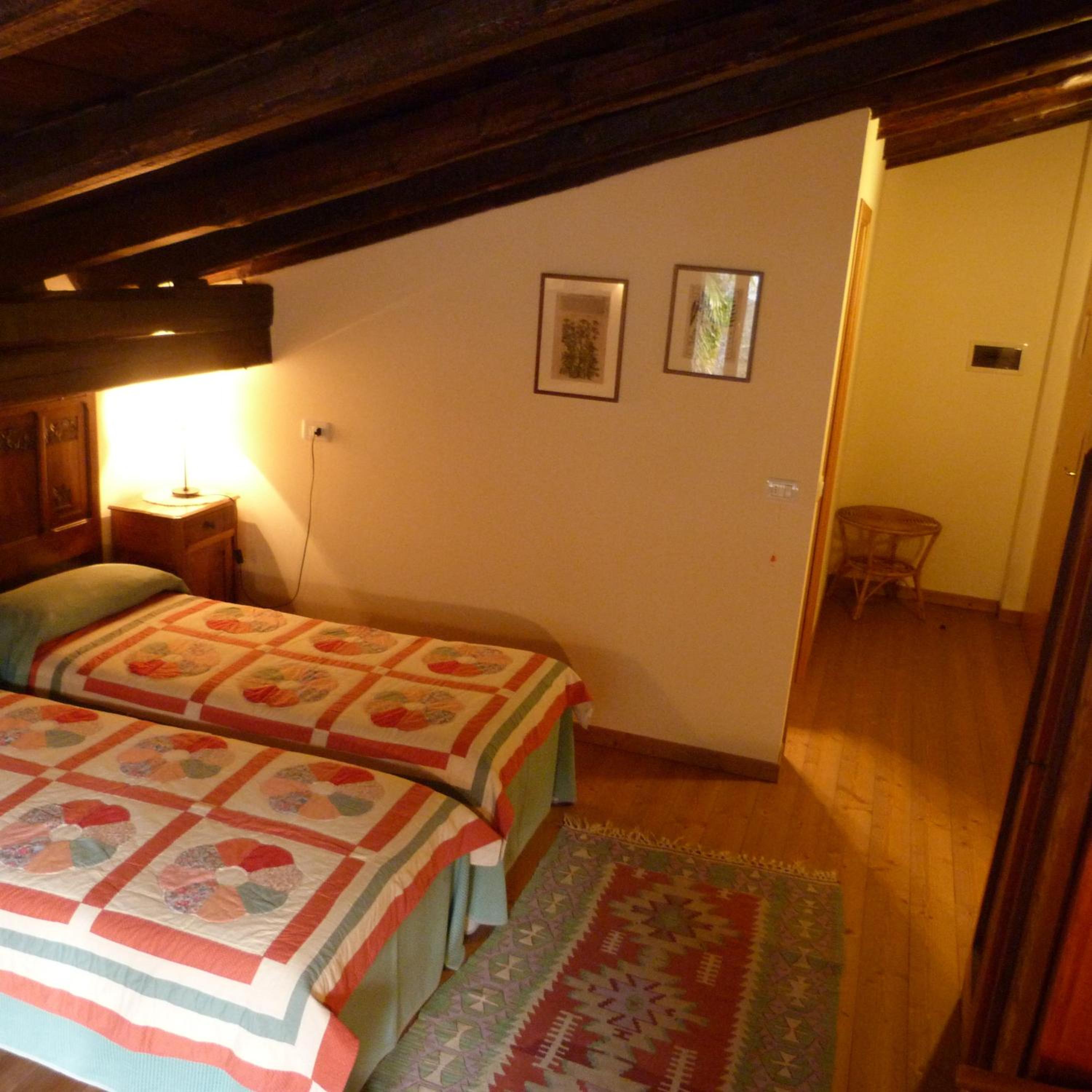 Double Room - Photo 6
