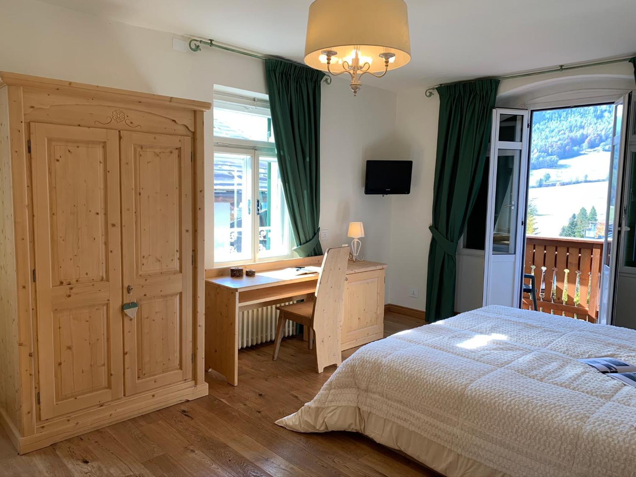 Junior Suite with Balcony photo 1