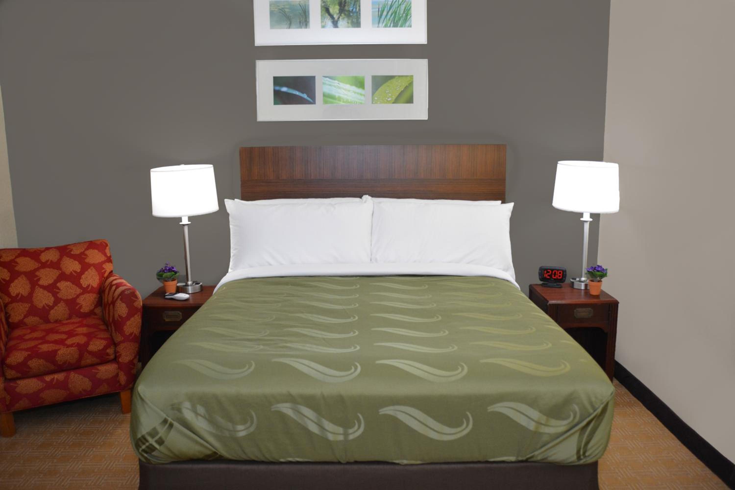 Double Room with Two Double Beds - Photo 2