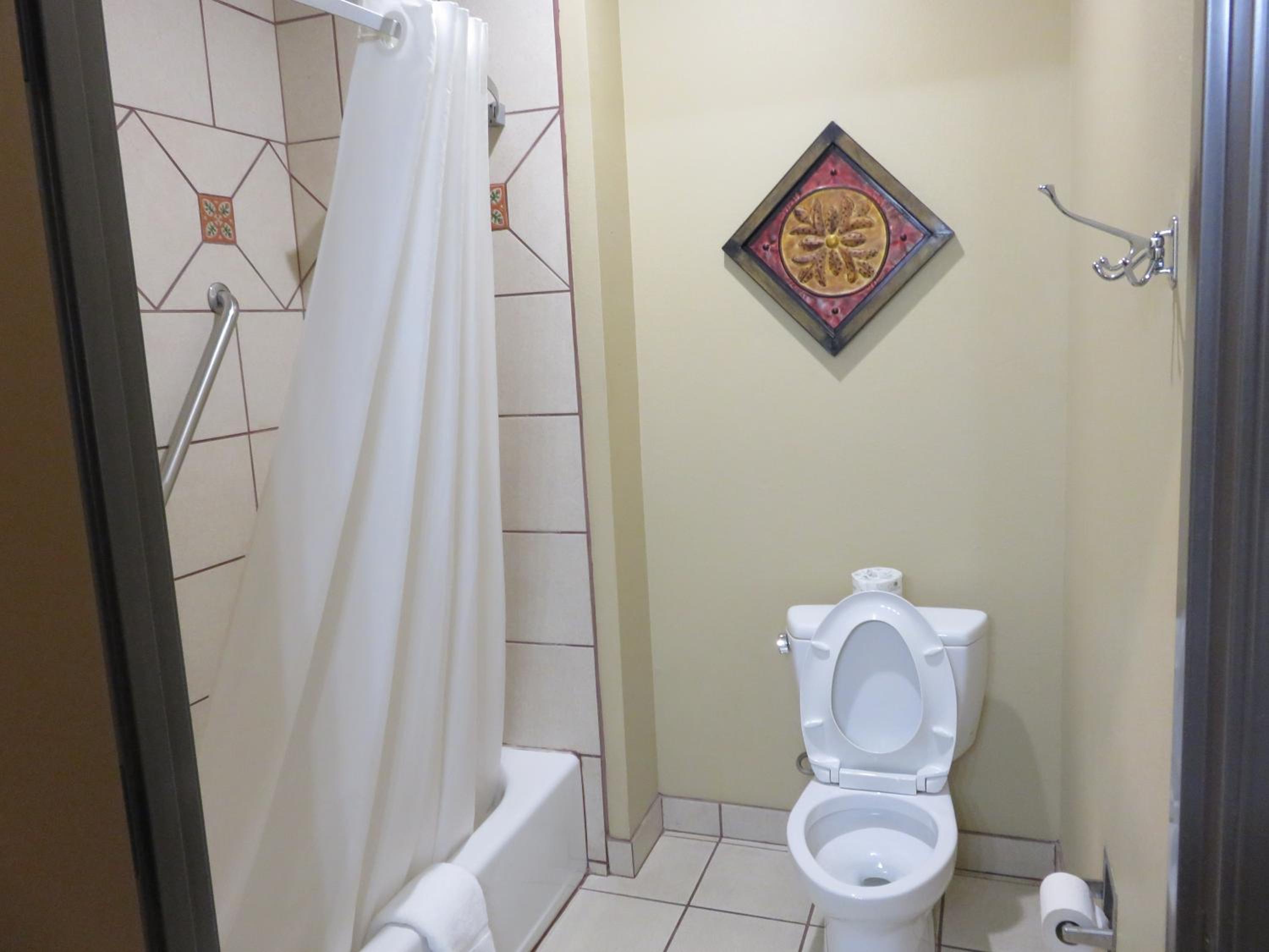 King Room - Non-Smoking - Photo 9