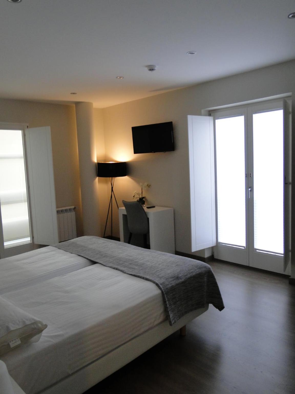 Twin Room - Photo 5