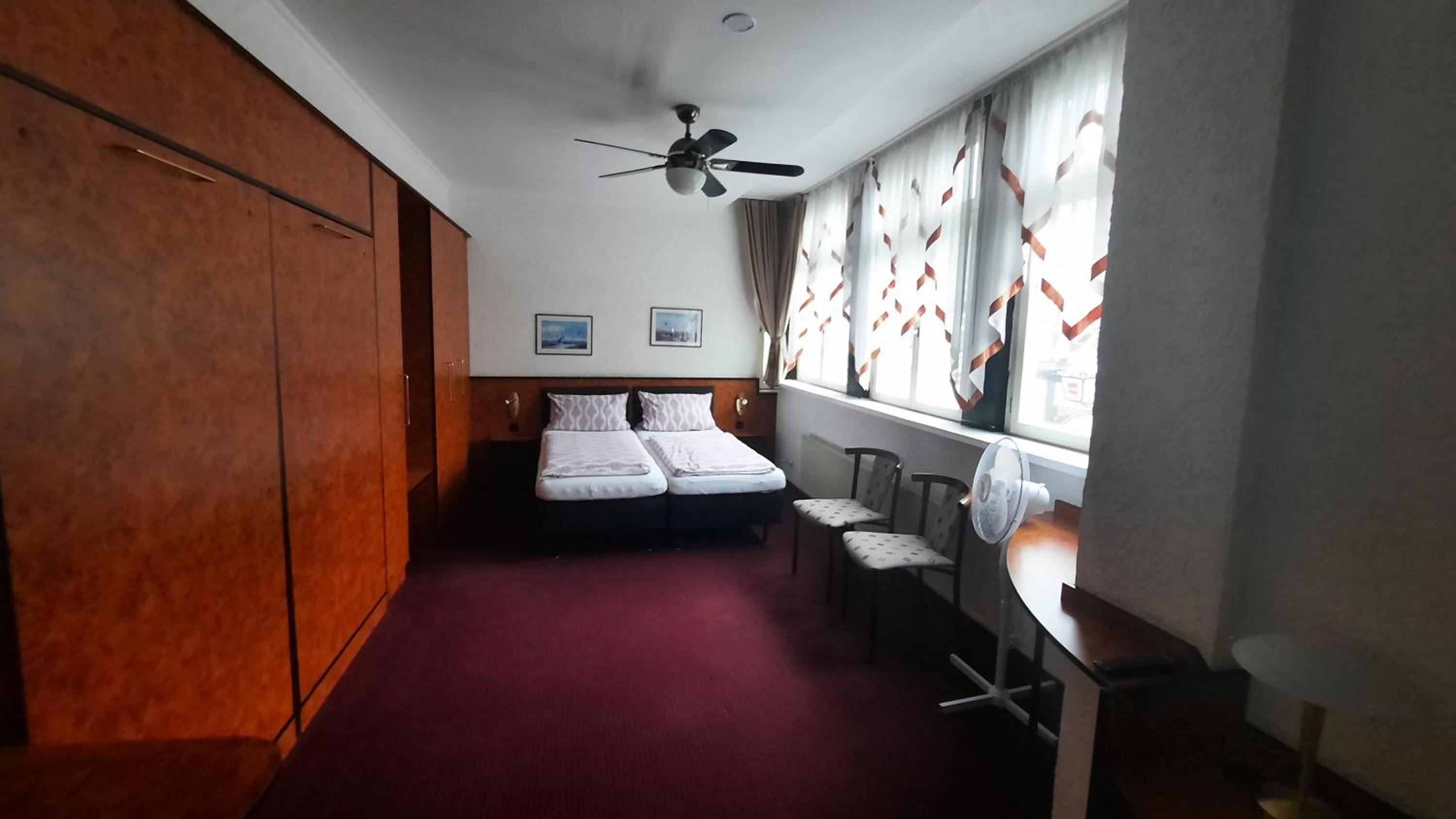 Quadruple Room with Private Bathroom - Photo 1