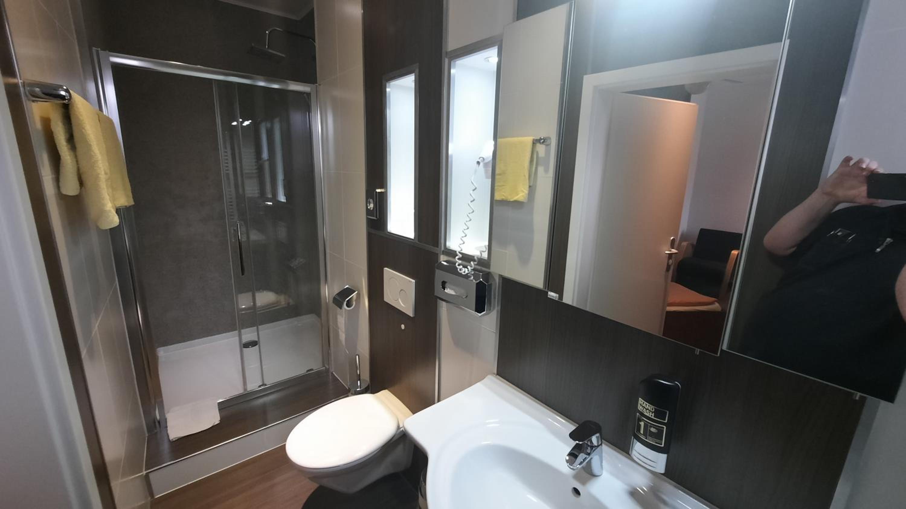 Double Room - Photo 3