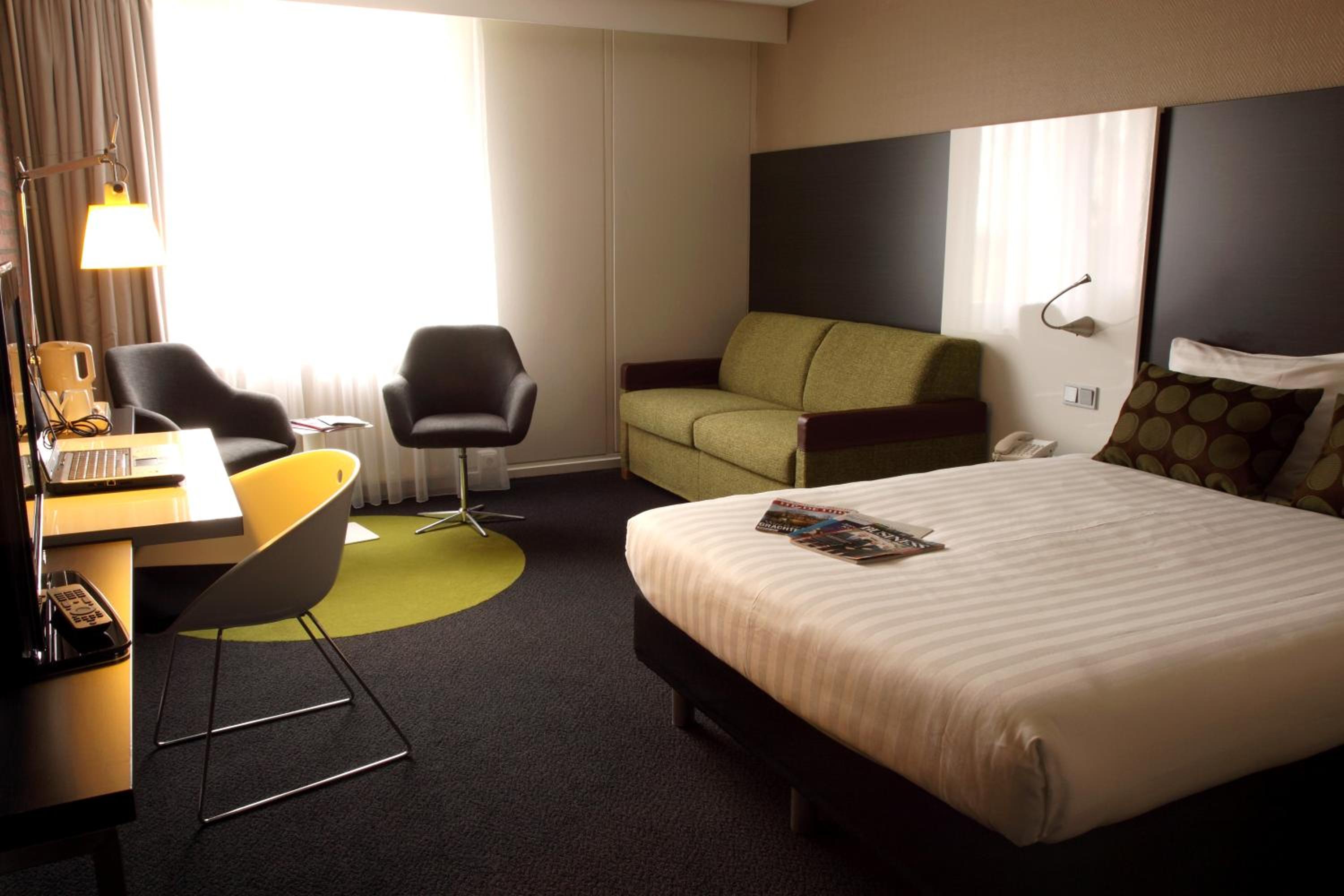 Privilege Double Room with Sofa - Photo 7