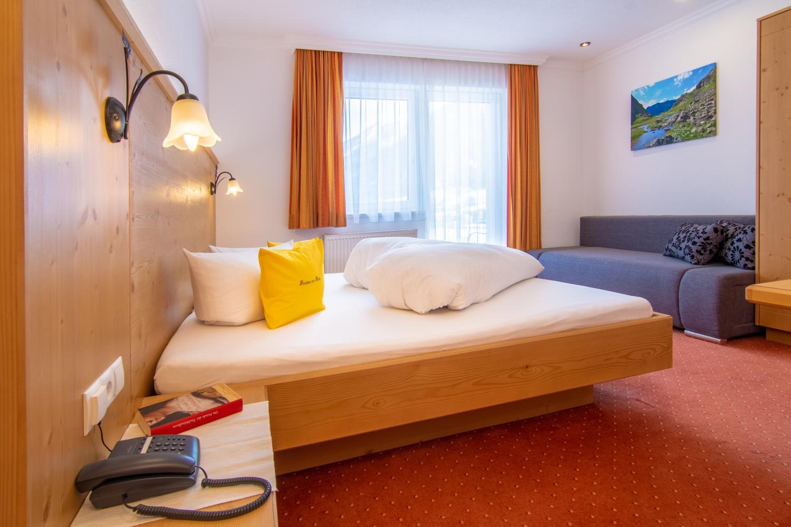 Double Room with Balcony photo 2