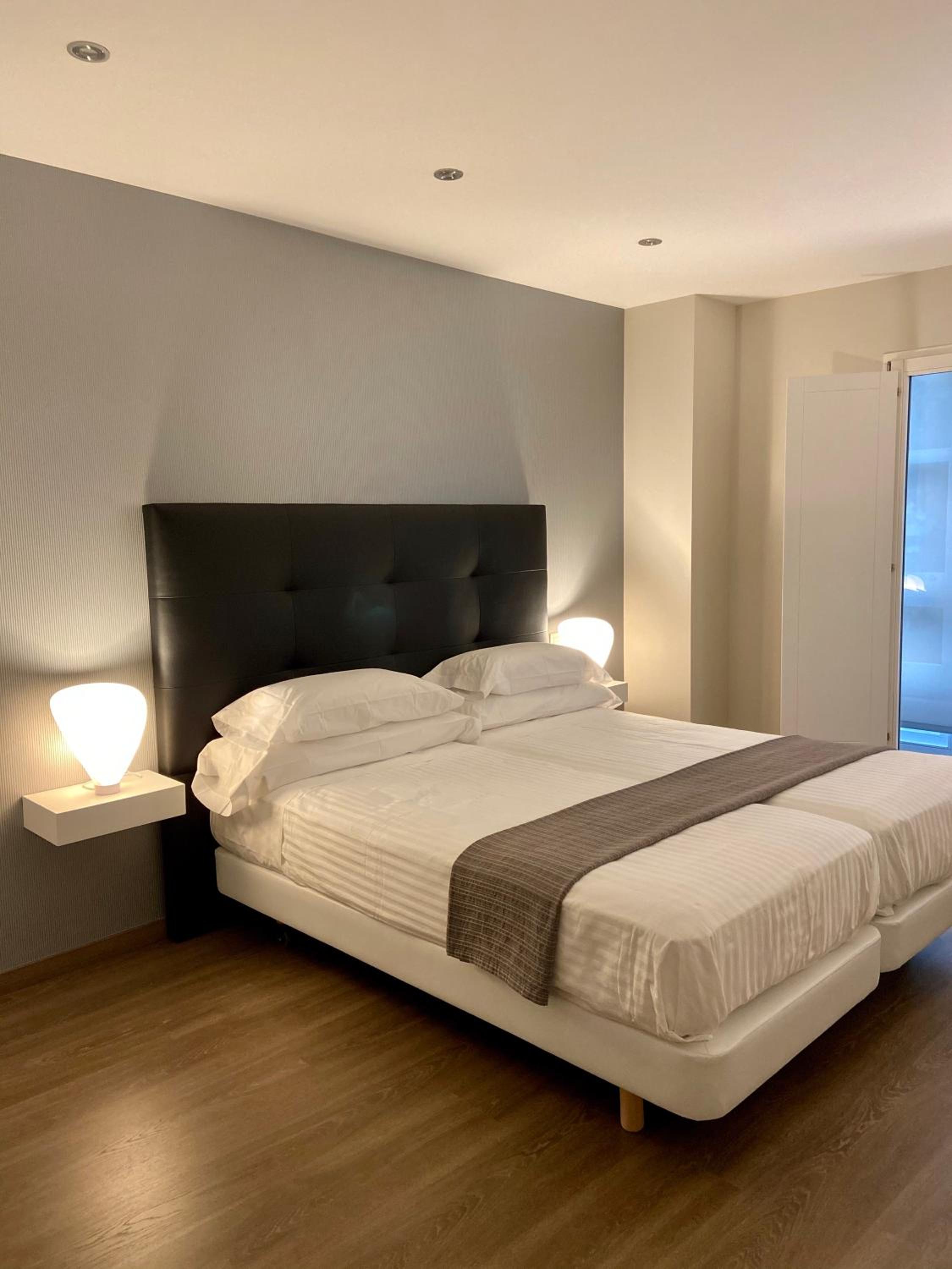 Deluxe Twin Room - Photo 6