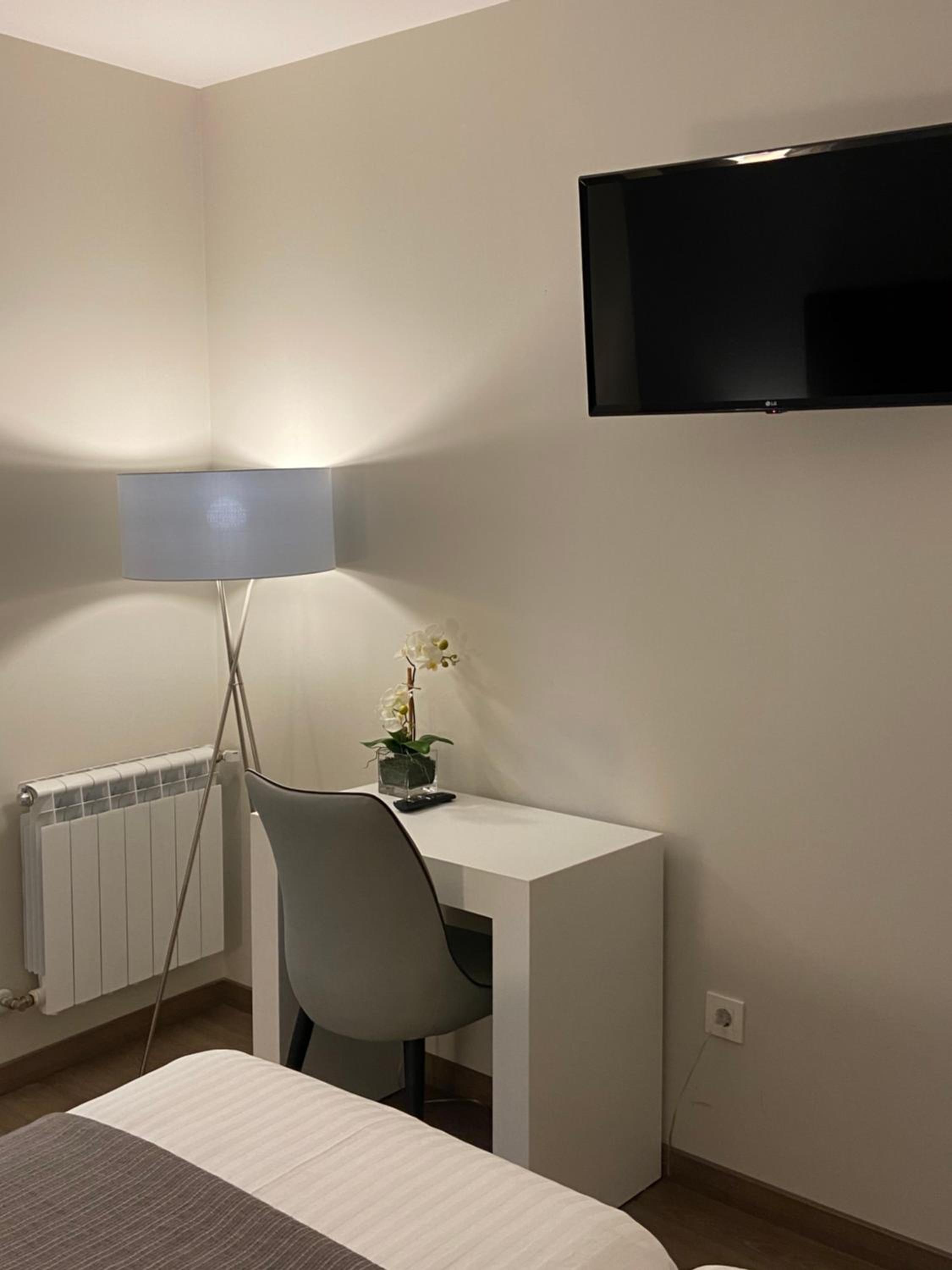 Deluxe Twin Room - Photo 2