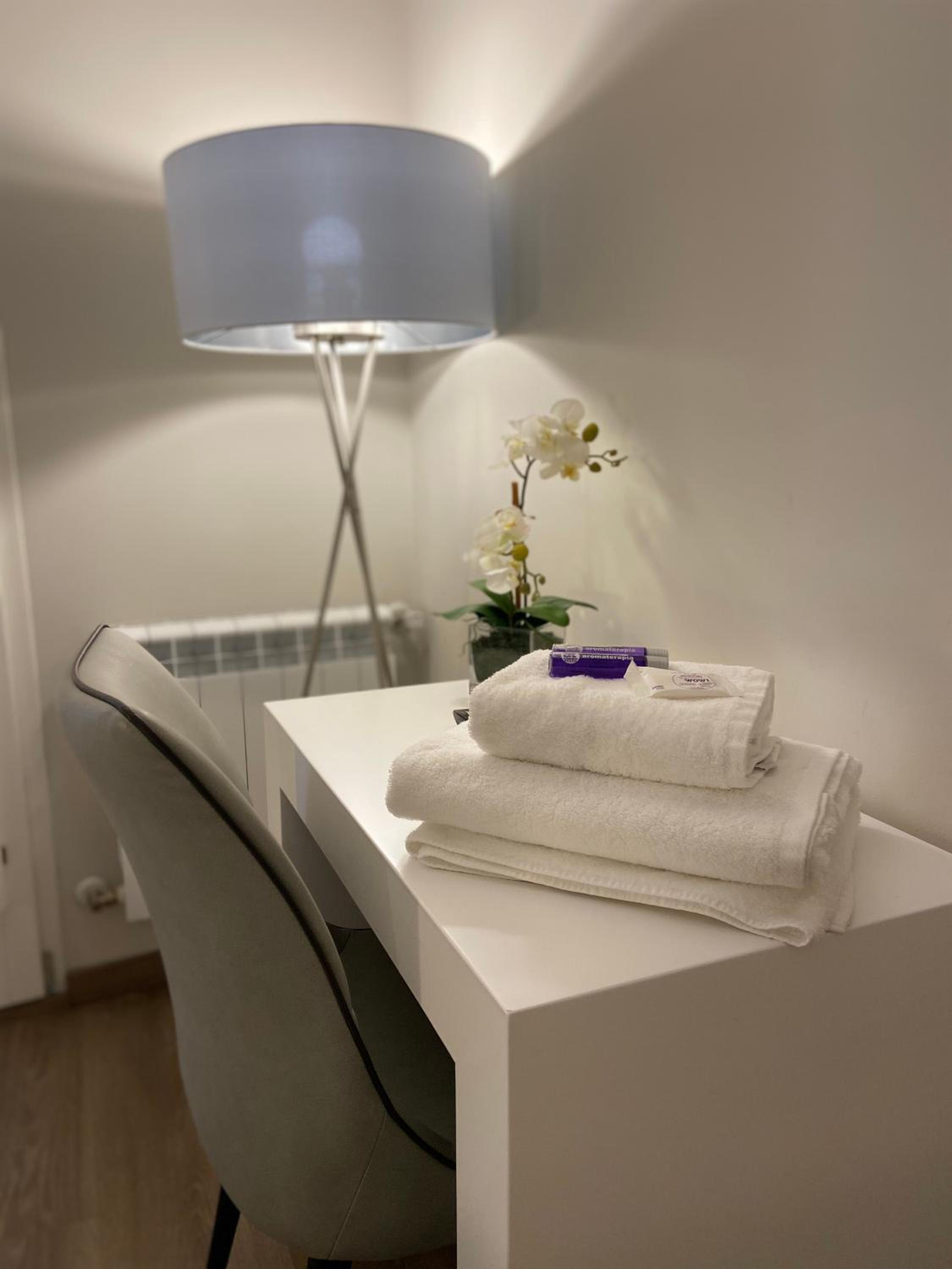 Deluxe Twin Room - Photo 9