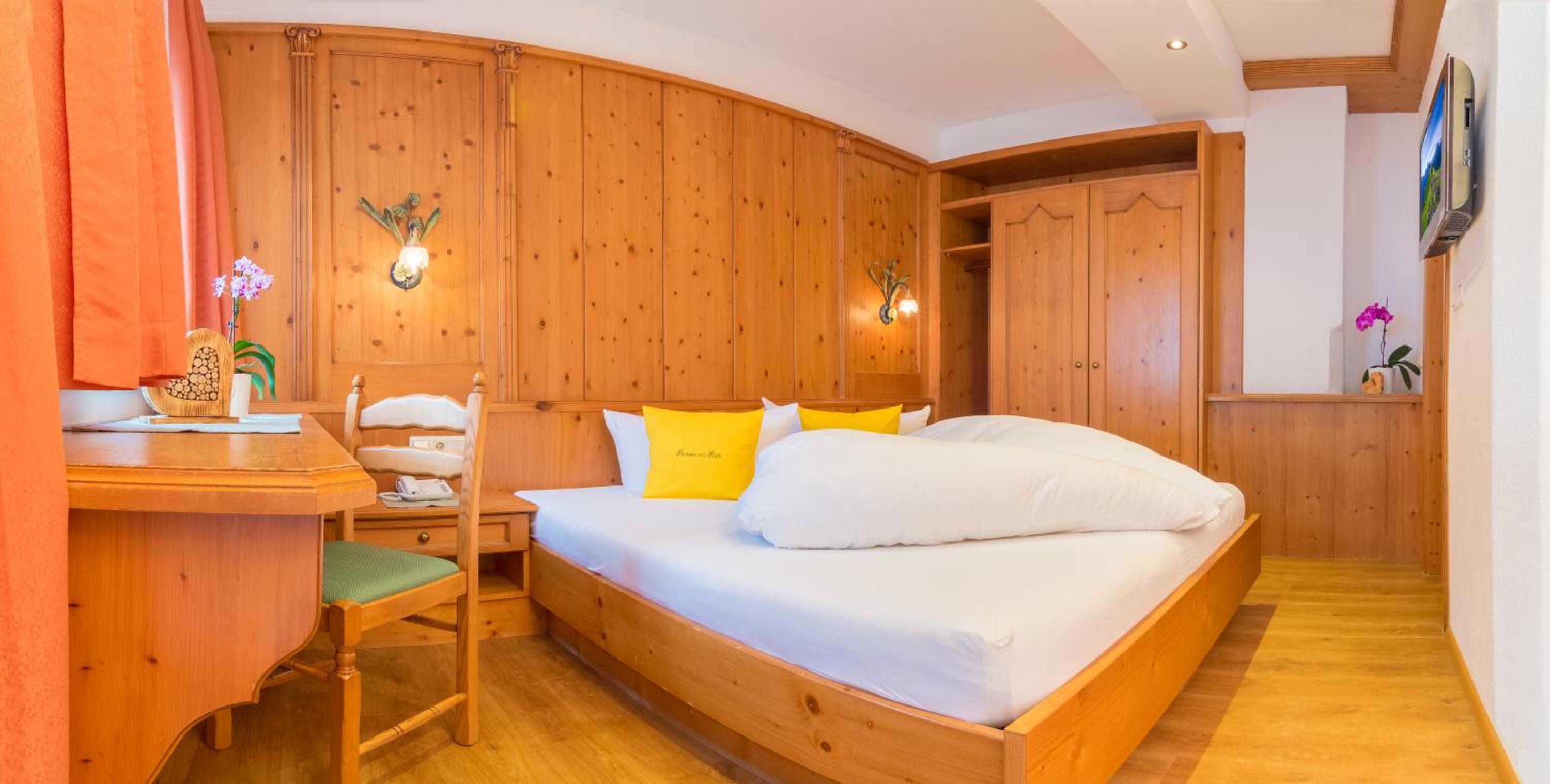 Small Double Room with Balcony photo 1