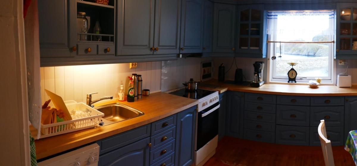 Three-Bedroom House - Photo 3