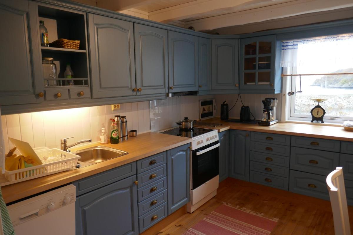 Three-Bedroom House - Photo 6