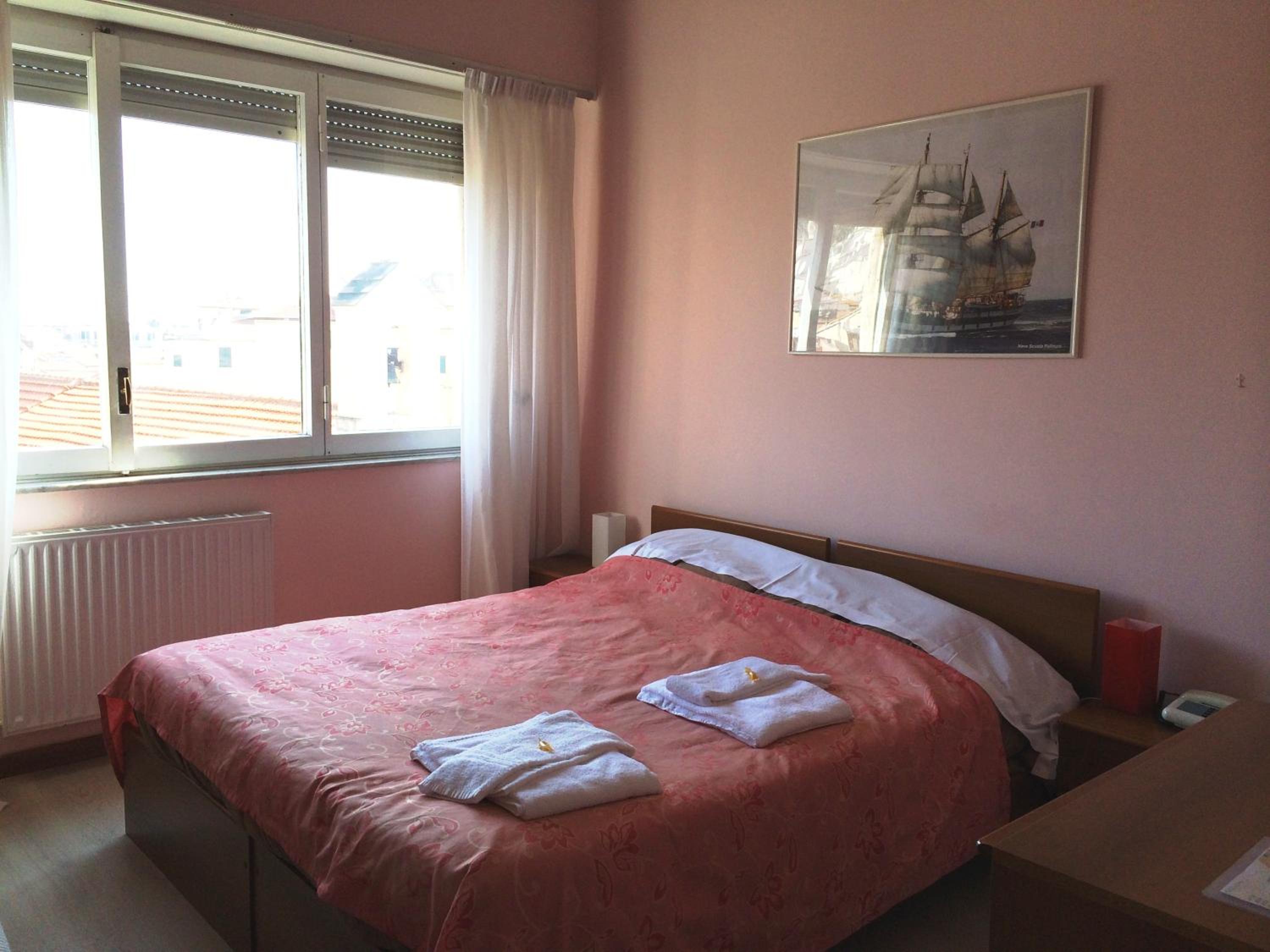 Double or Twin Room - Photo 4
