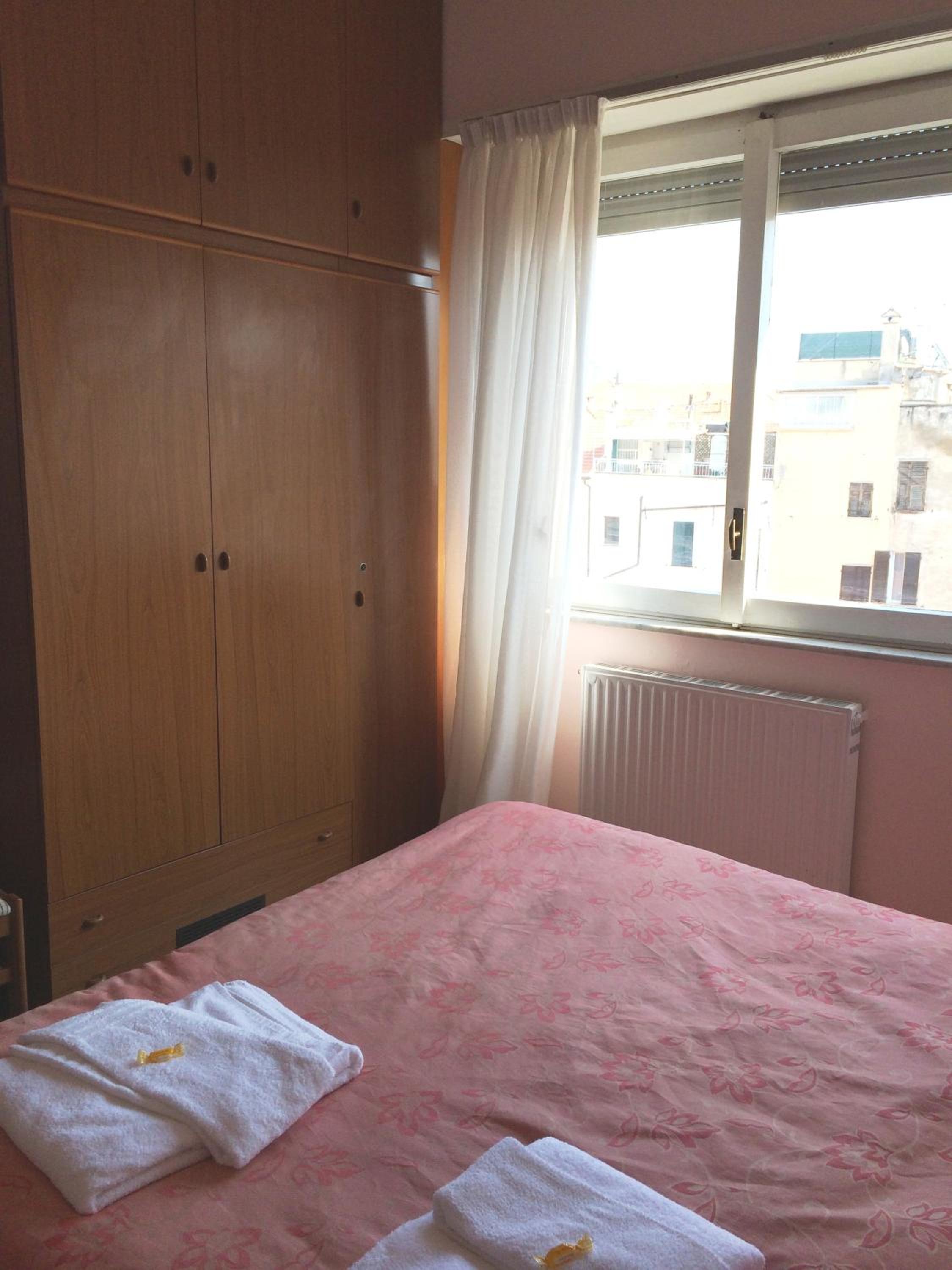 Double or Twin Room - Photo 6