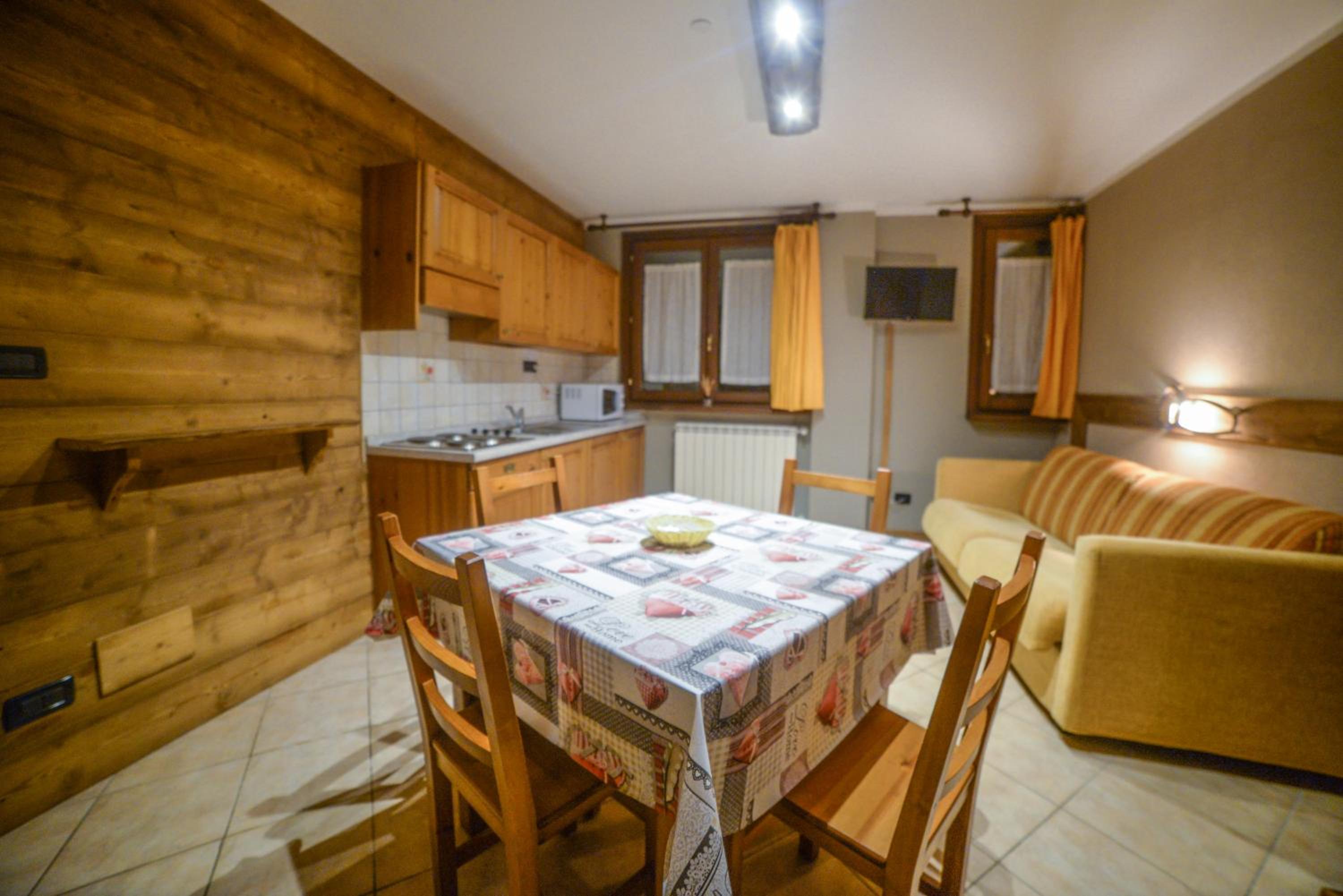 One-Bedroom Apartment (6 Adults) - Photo 6