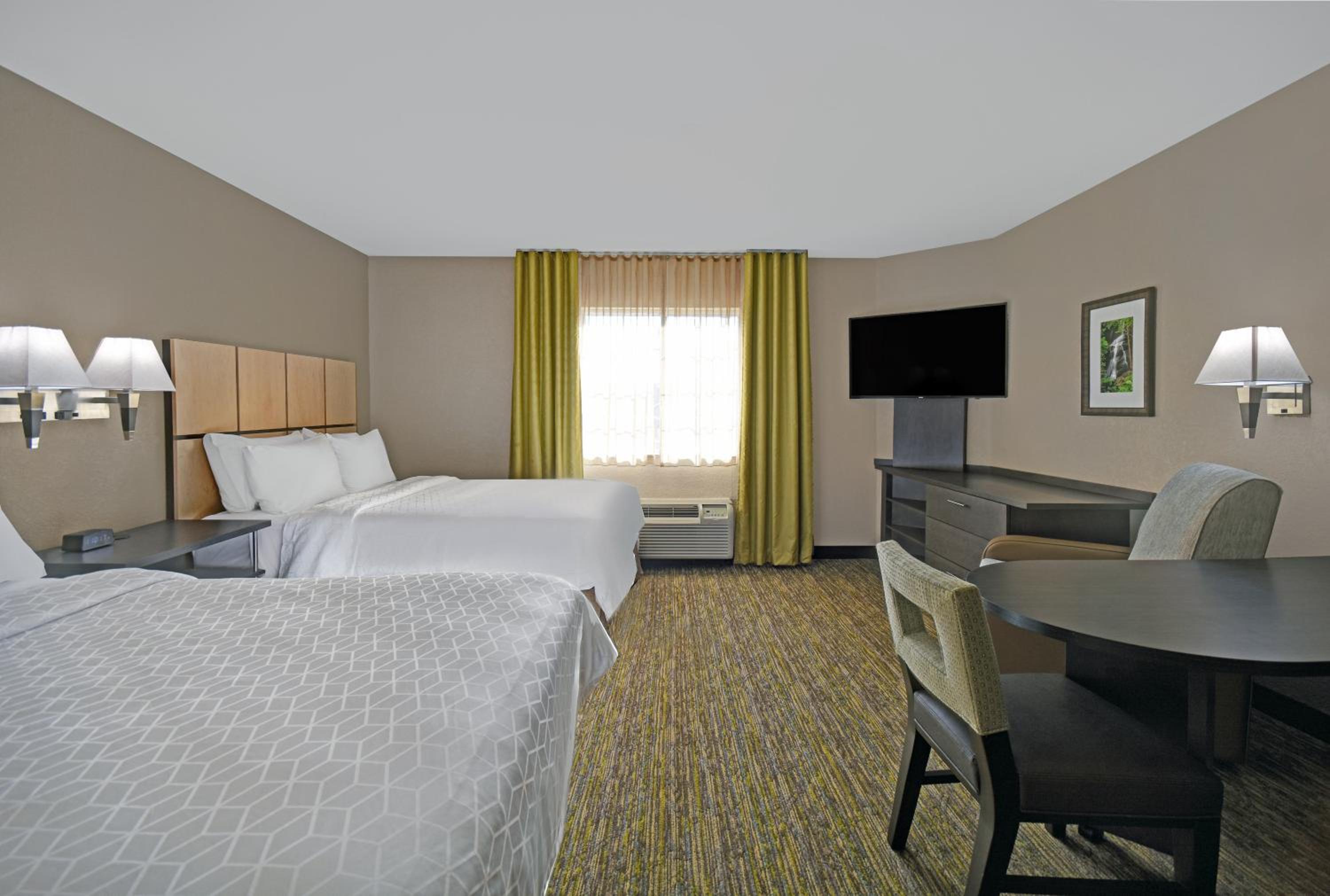 Standard Suite - Photo 2