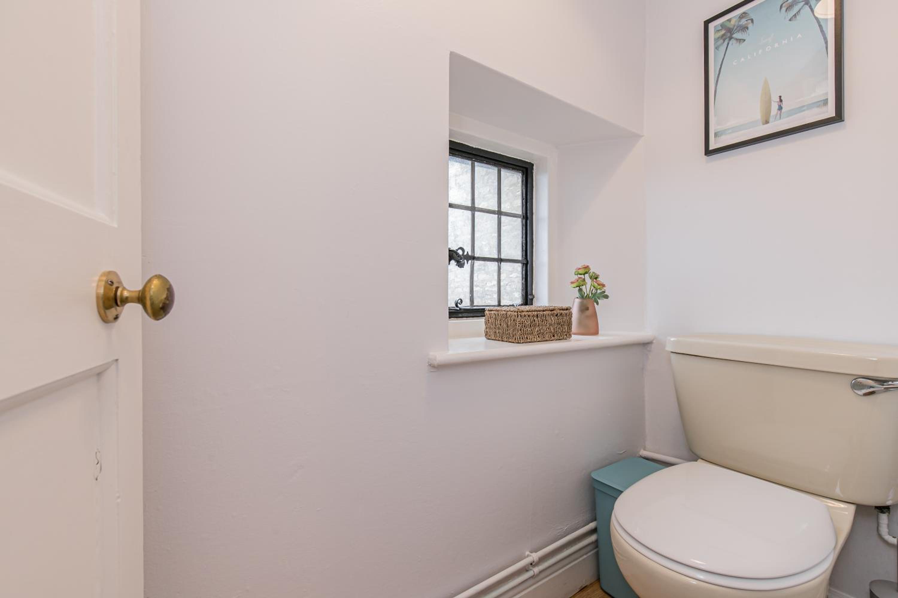 Two-Bedroom Apartment - Photo 17